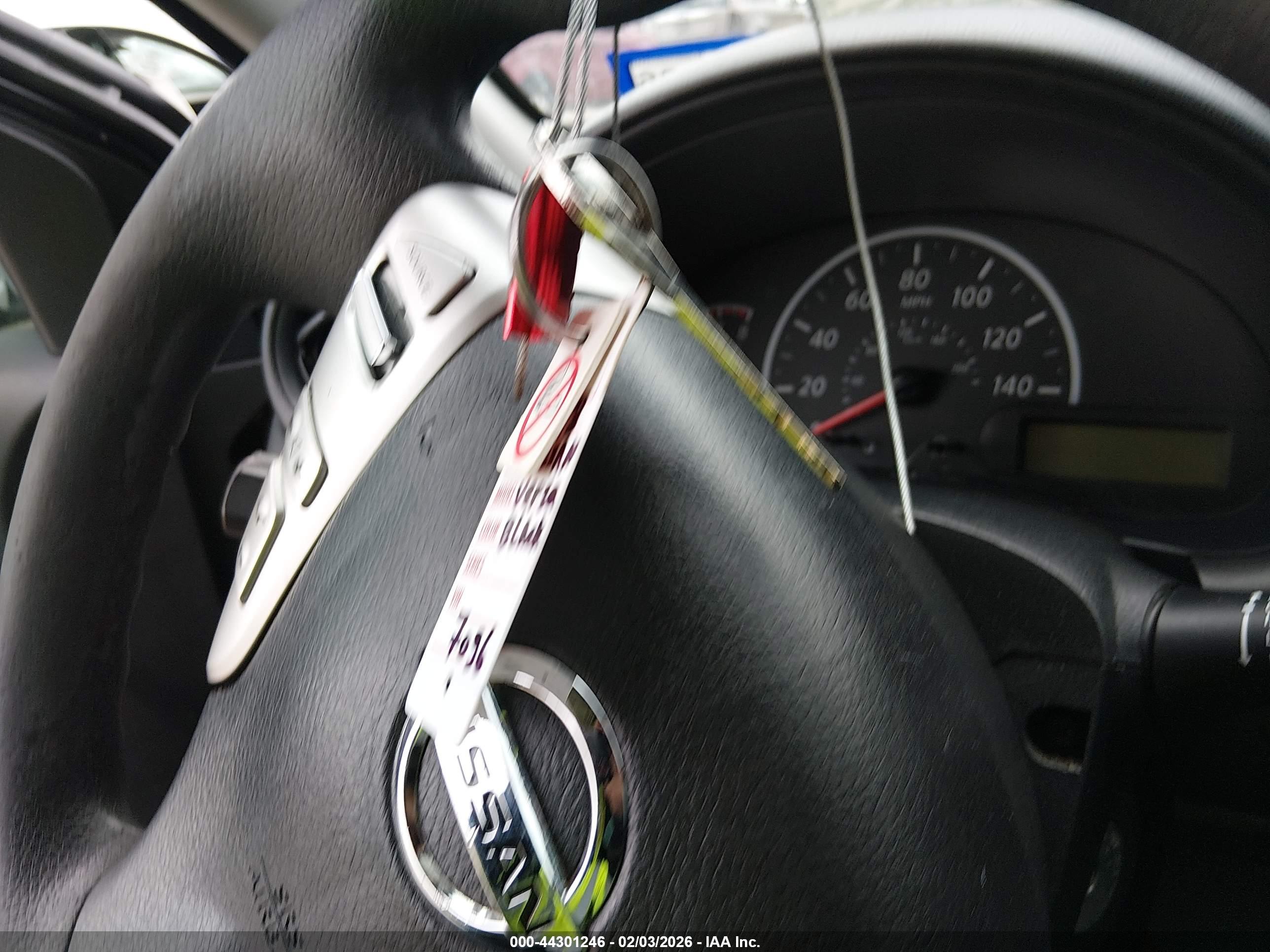NISSAN VERSA image 11