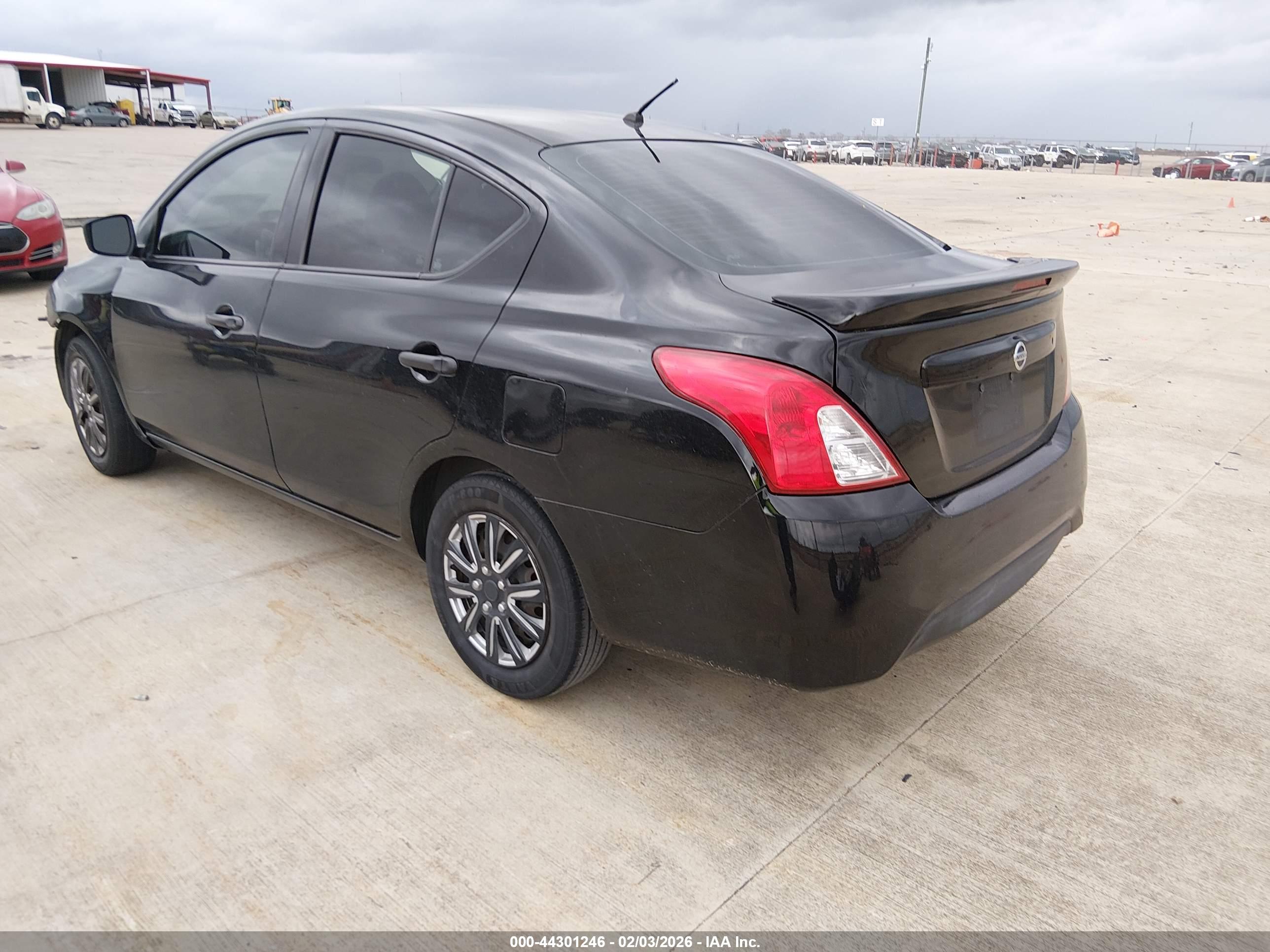 NISSAN VERSA image 3