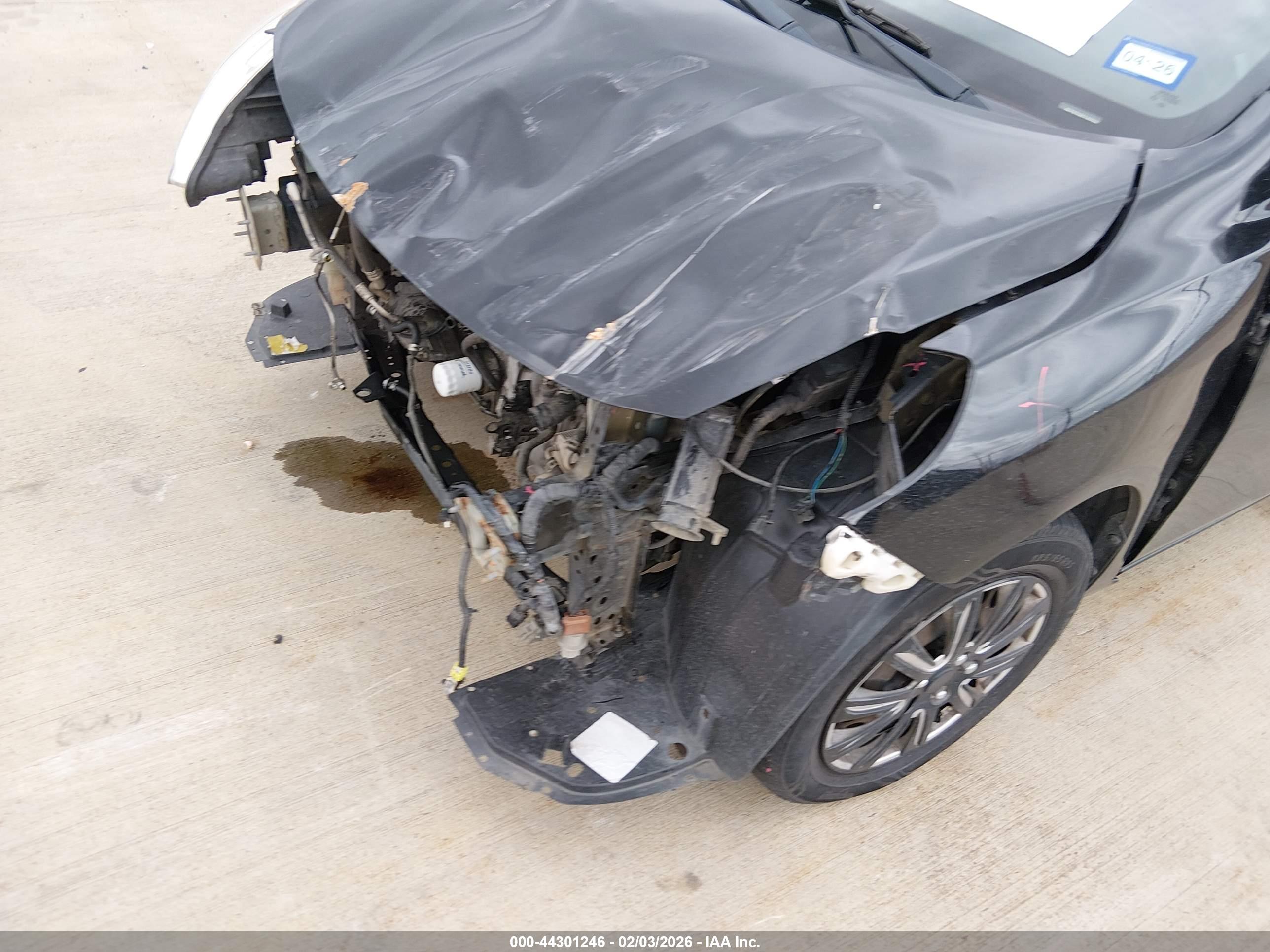 NISSAN VERSA image 6
