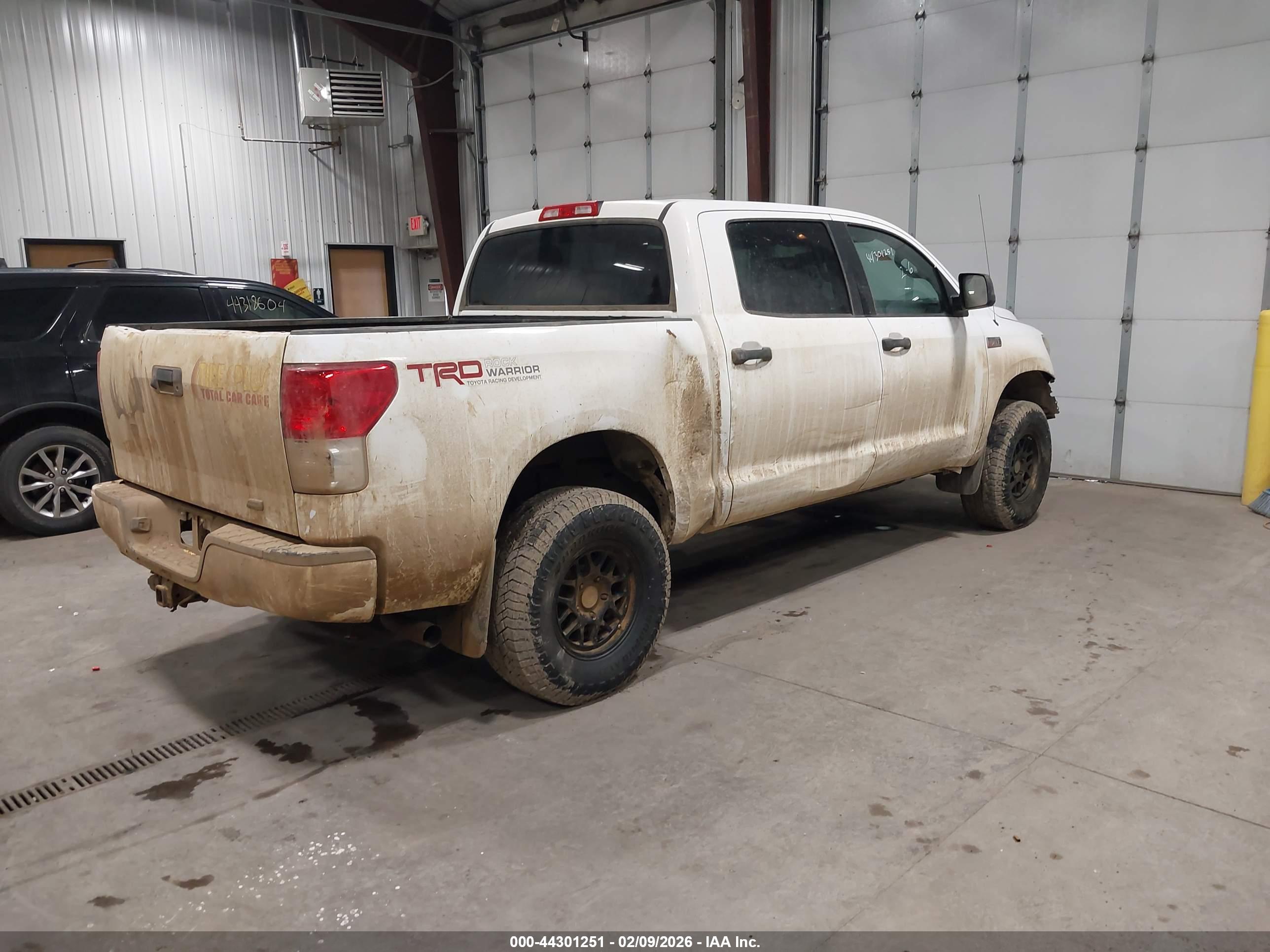 TOYOTA TUNDRA image 4