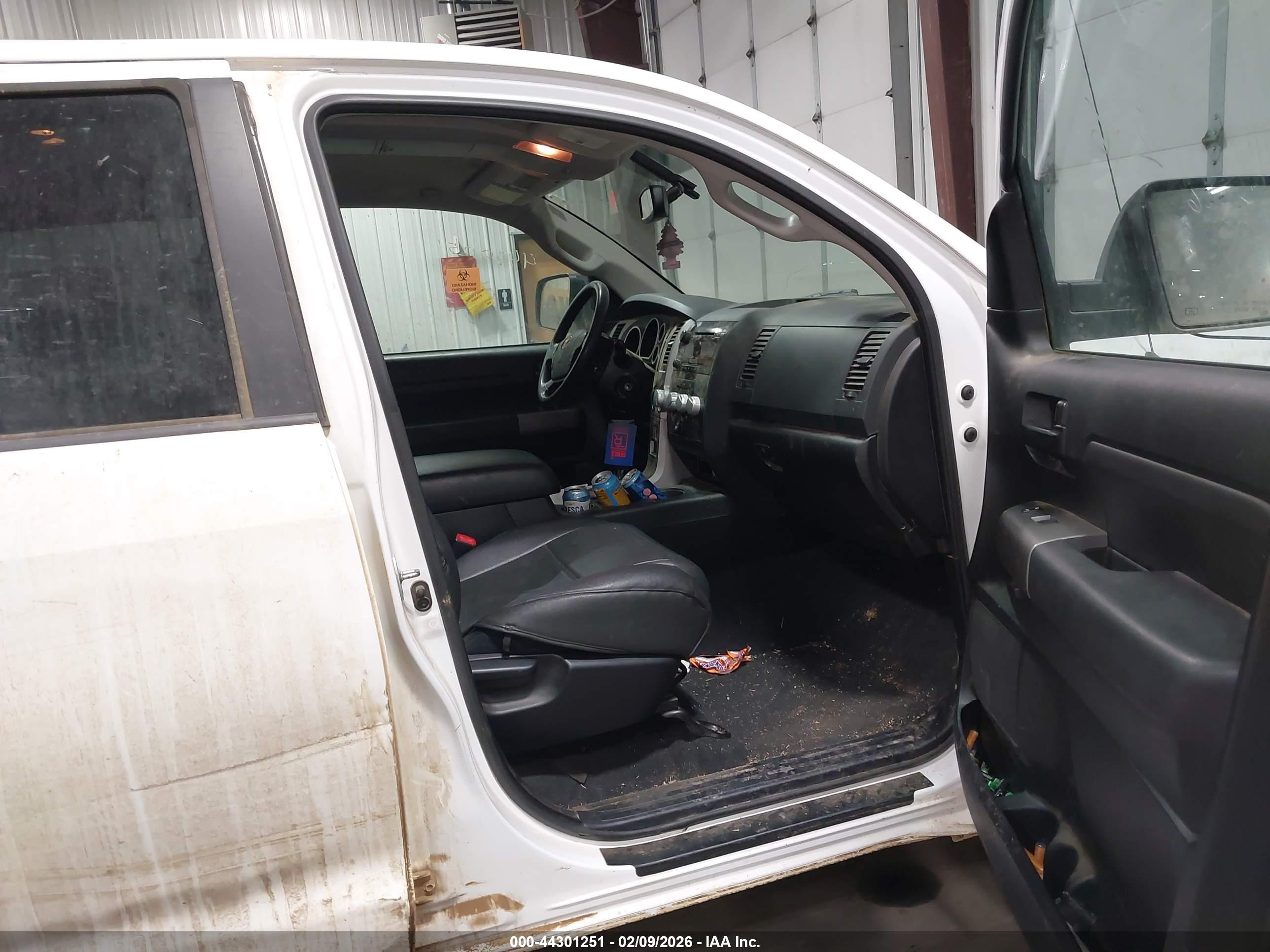 TOYOTA TUNDRA image 5
