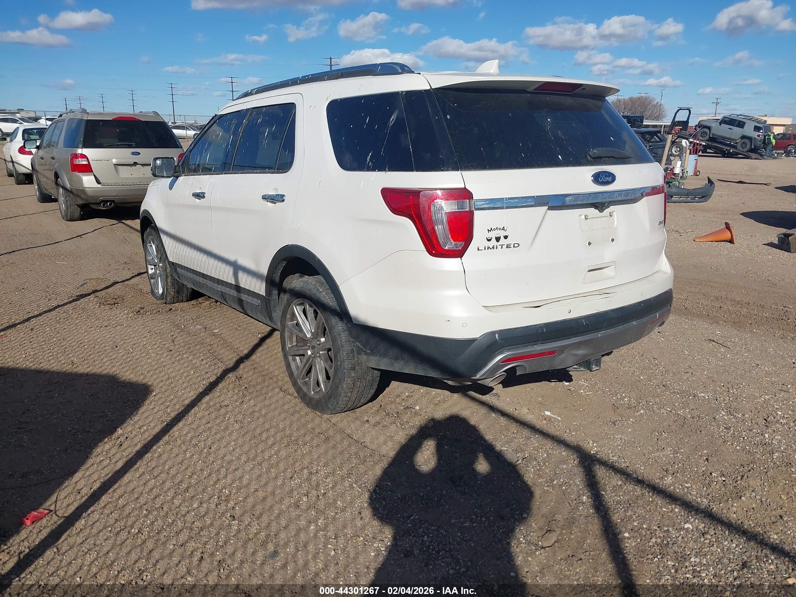 FORD EXPLORER image 3