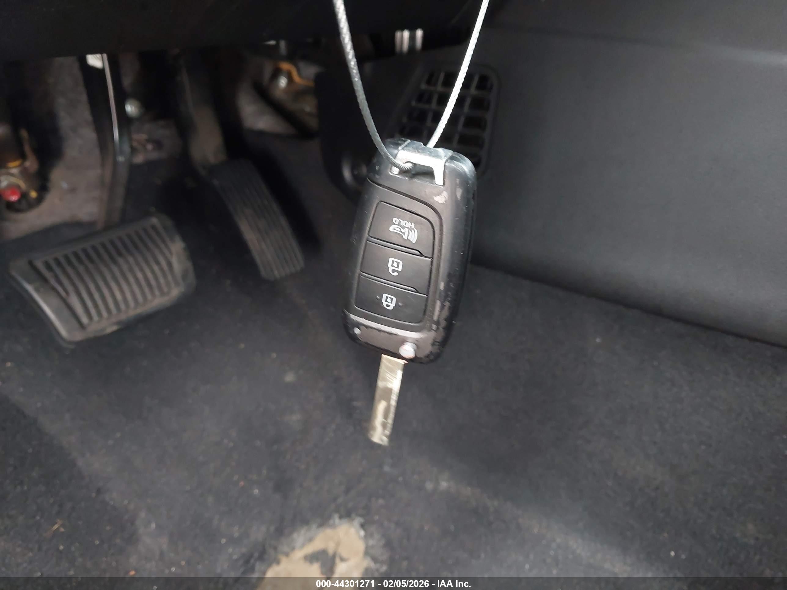 HYUNDAI VENUE image 11