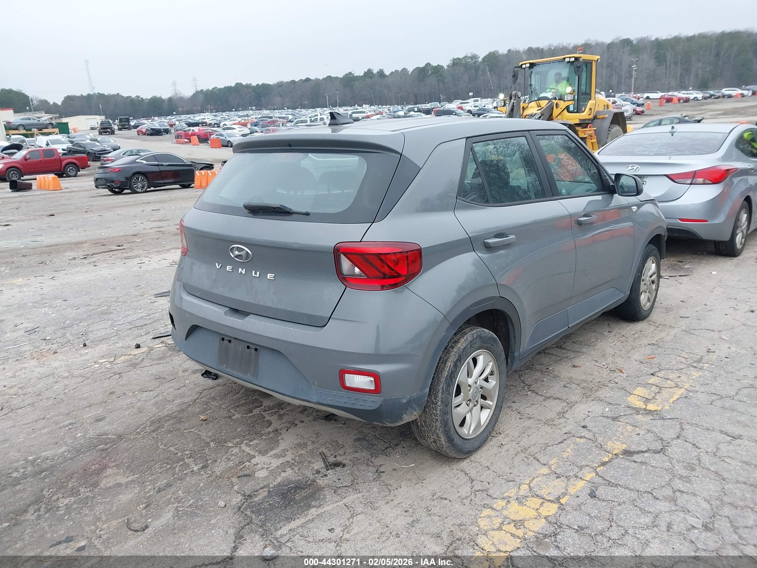 HYUNDAI VENUE image 4