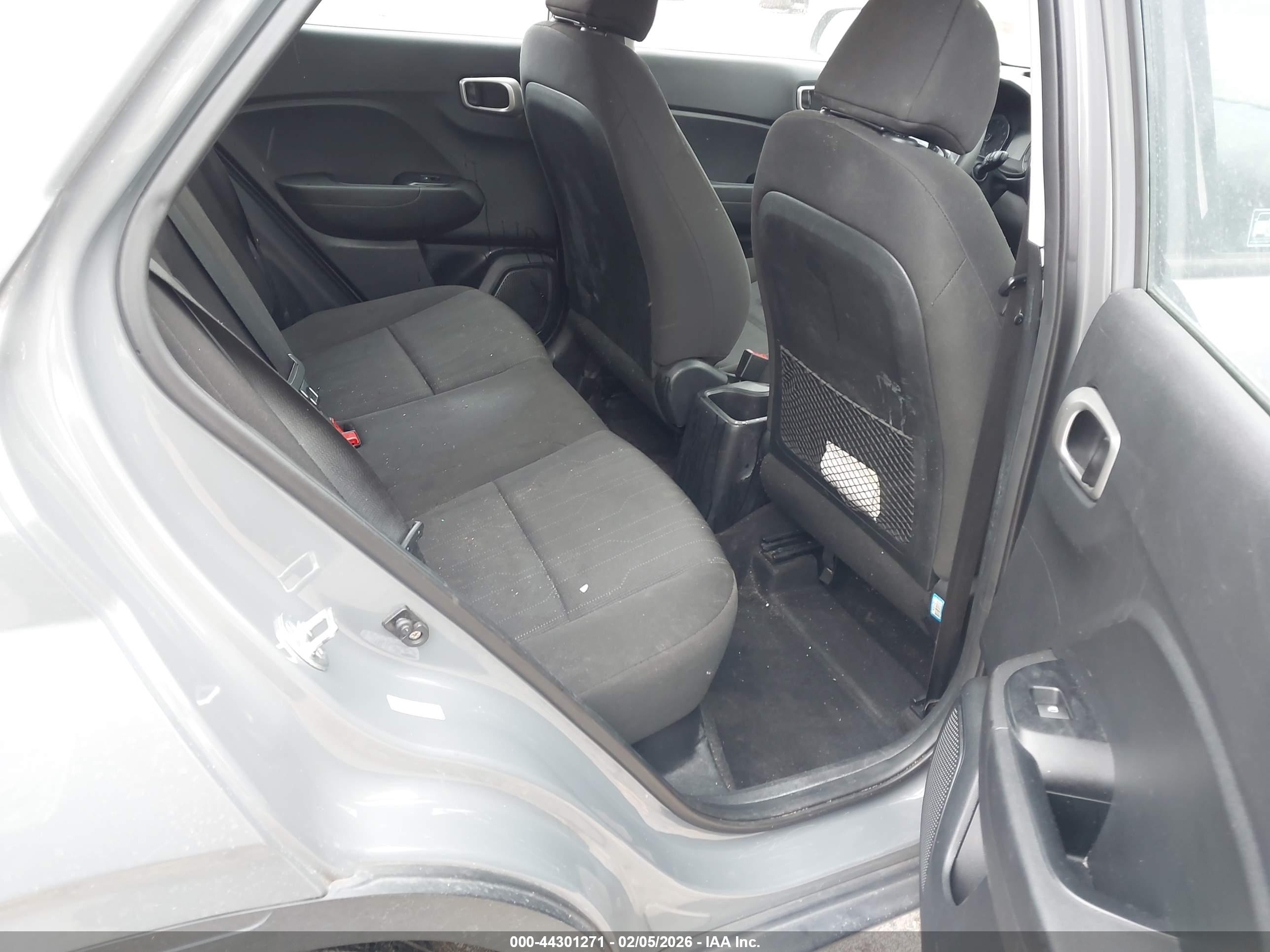 HYUNDAI VENUE image 8