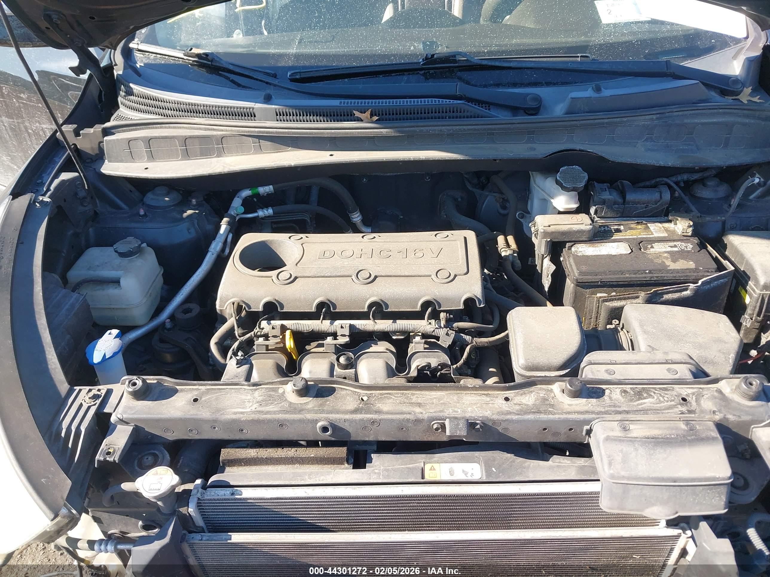 HYUNDAI TUCSON image 10