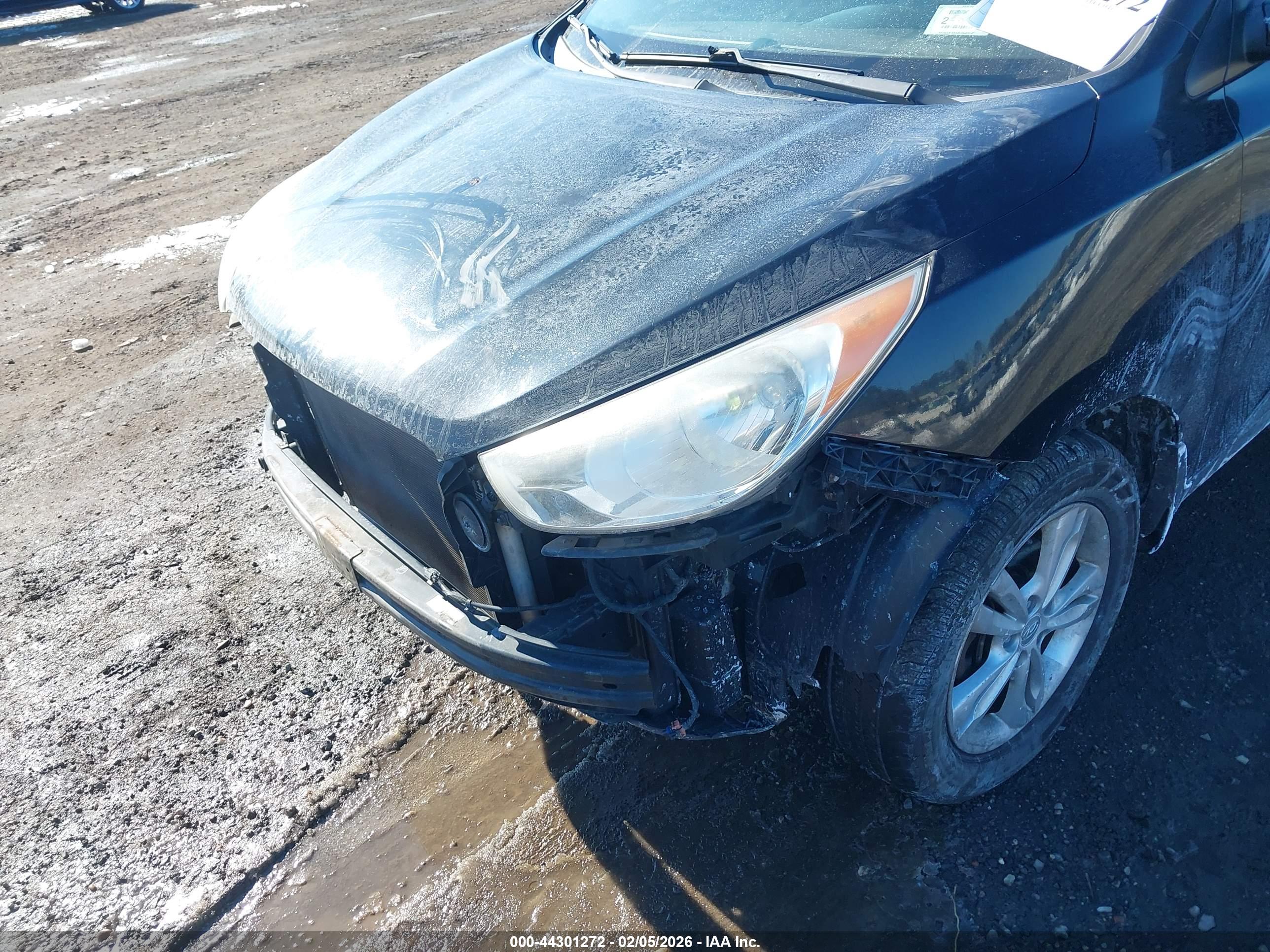 HYUNDAI TUCSON image 6