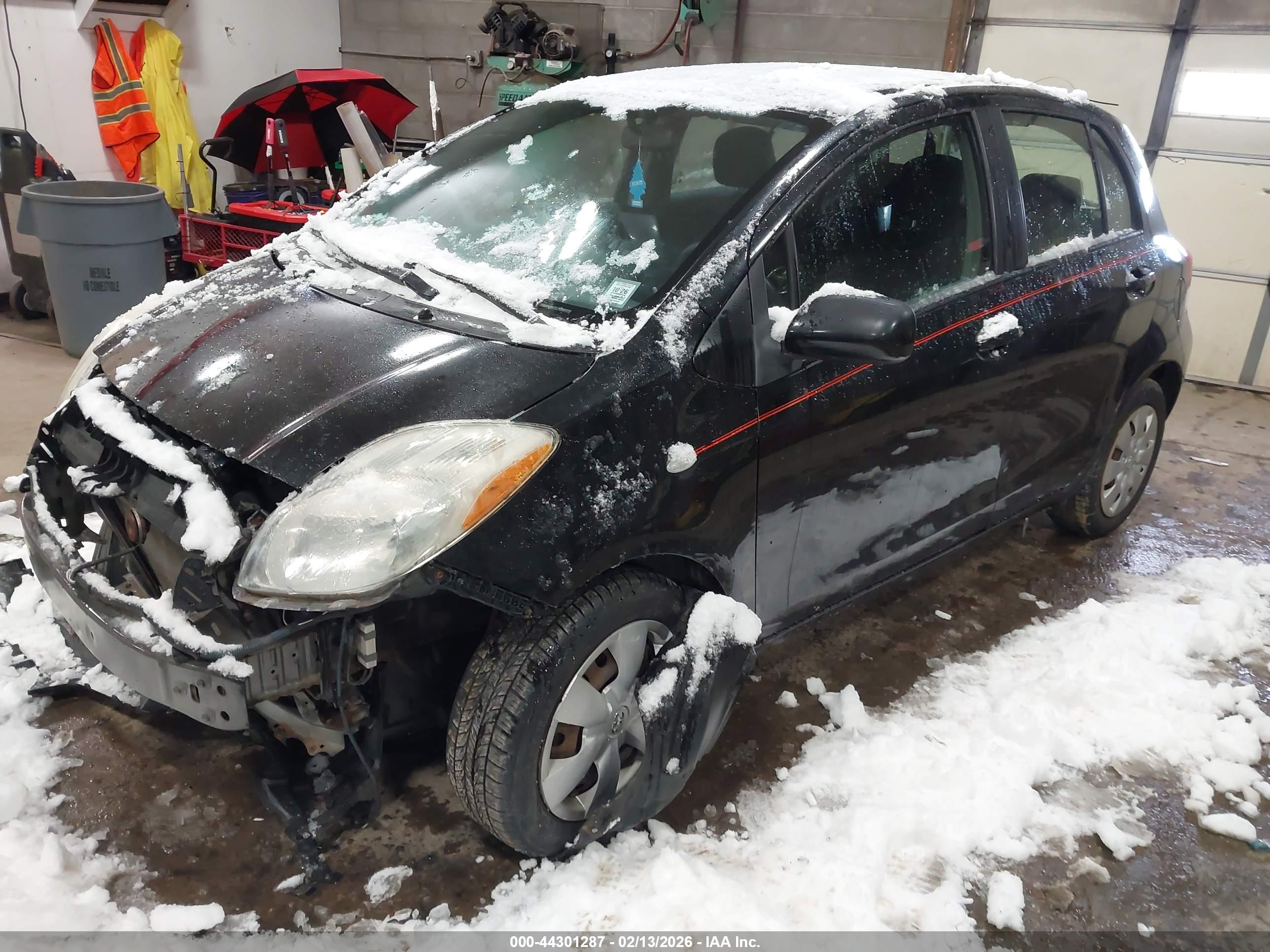TOYOTA YARIS image 2