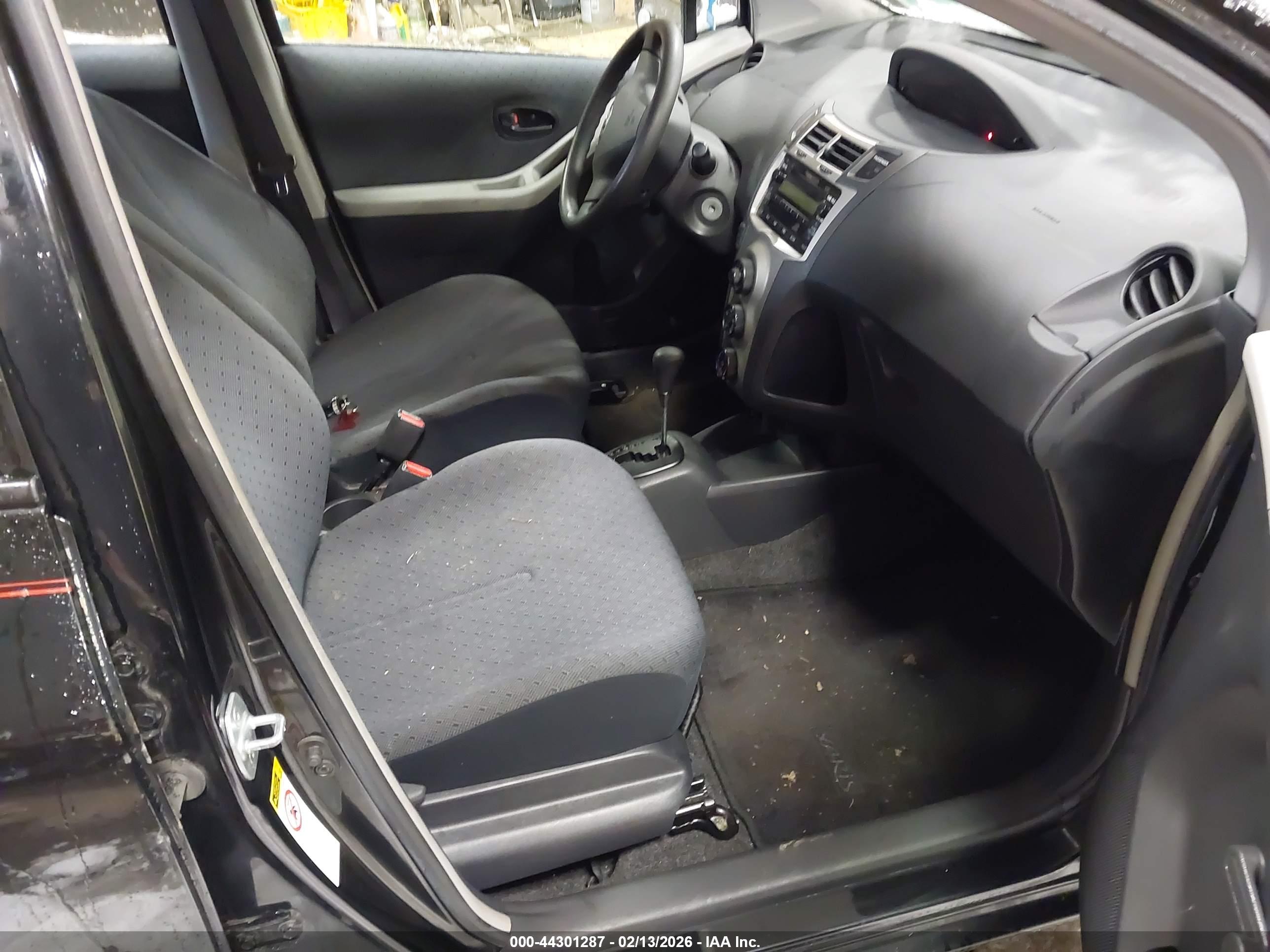 TOYOTA YARIS image 5