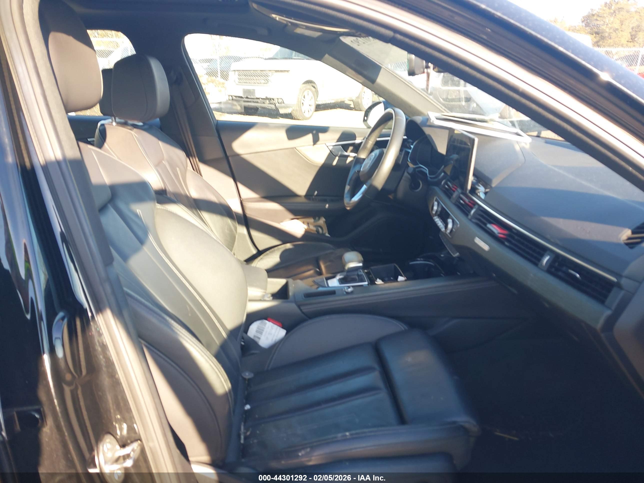 AUDI A4 image 5
