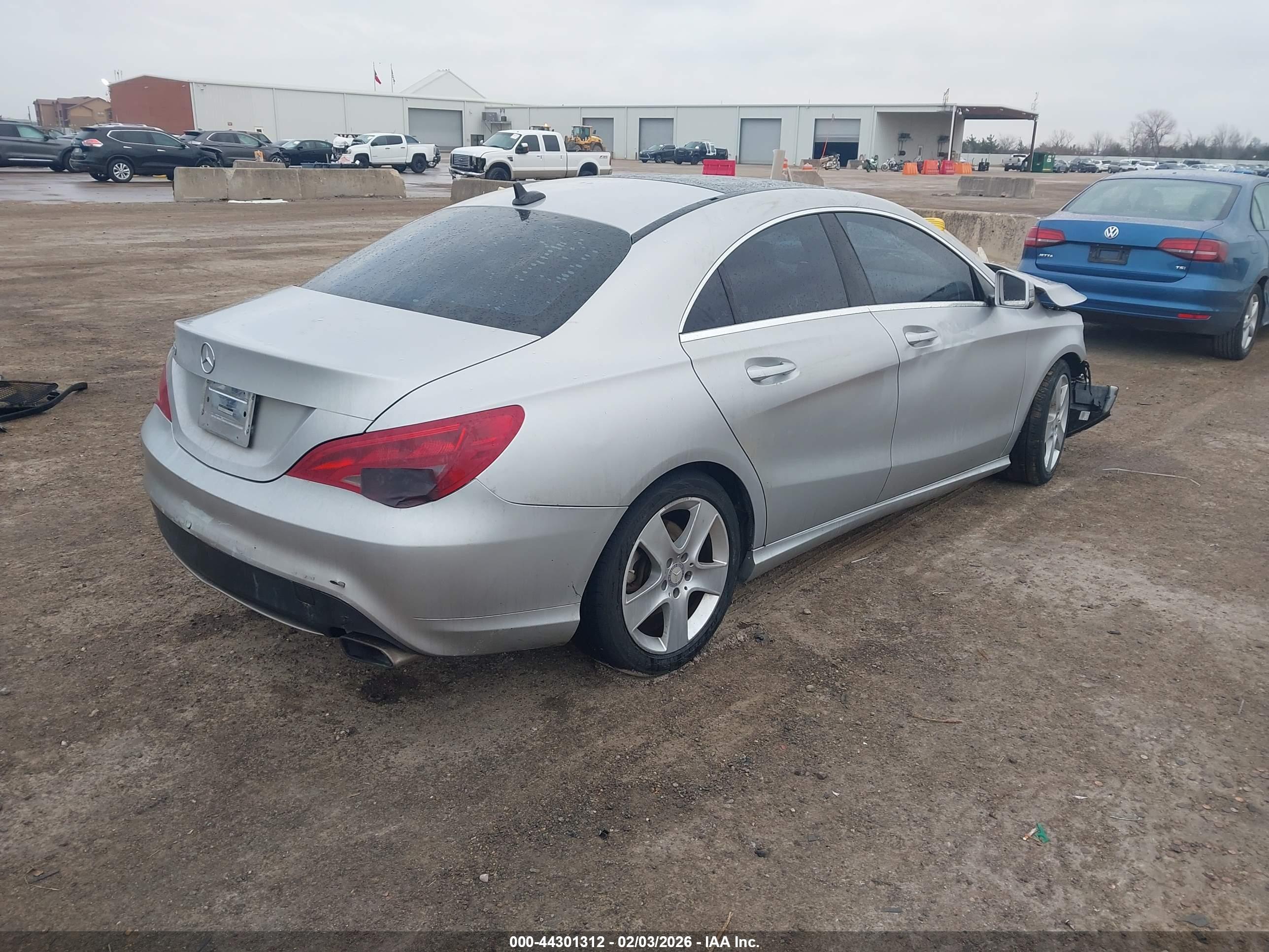 MERCEDES-BENZ CLA image 4