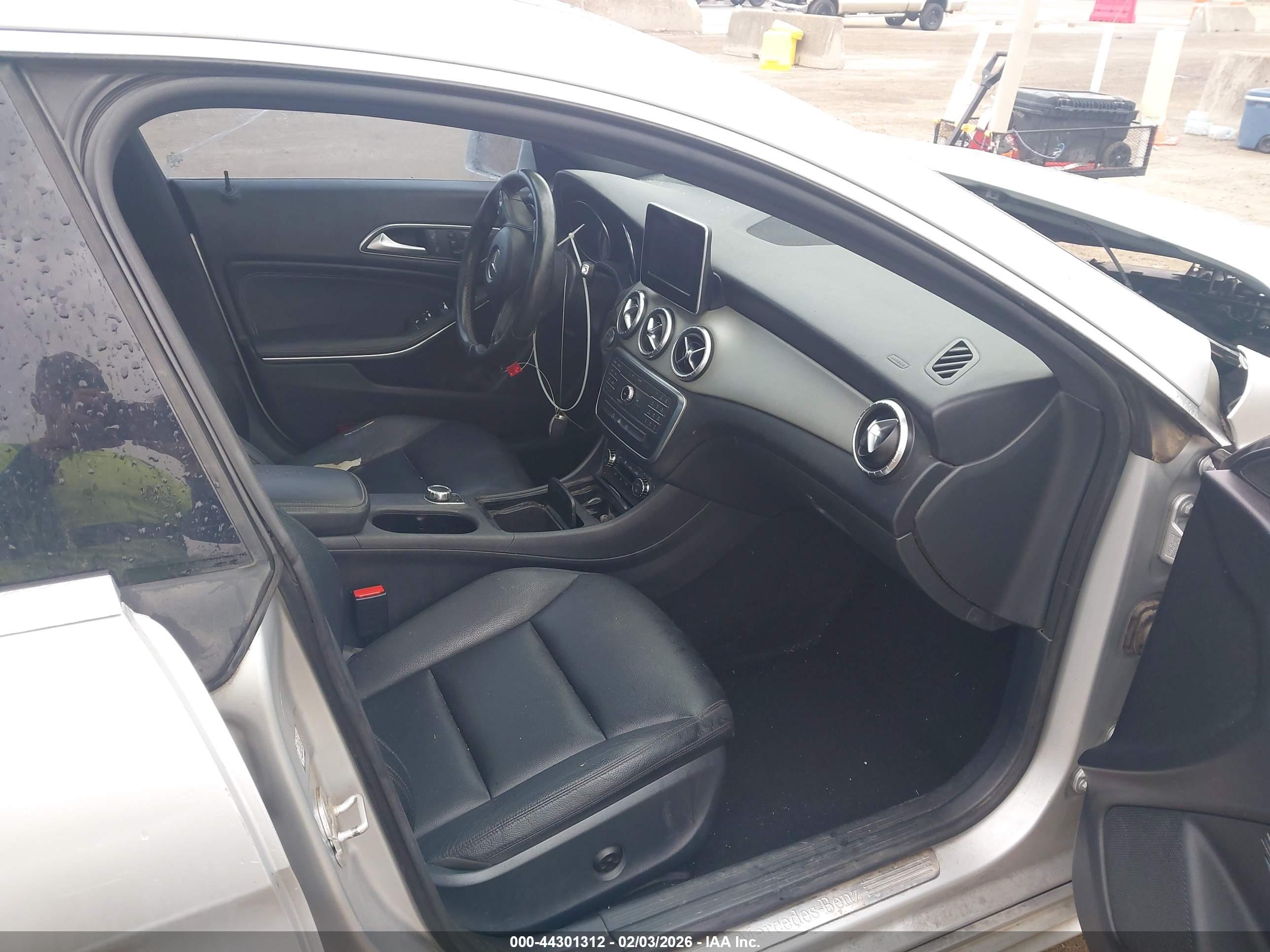 MERCEDES-BENZ CLA image 5
