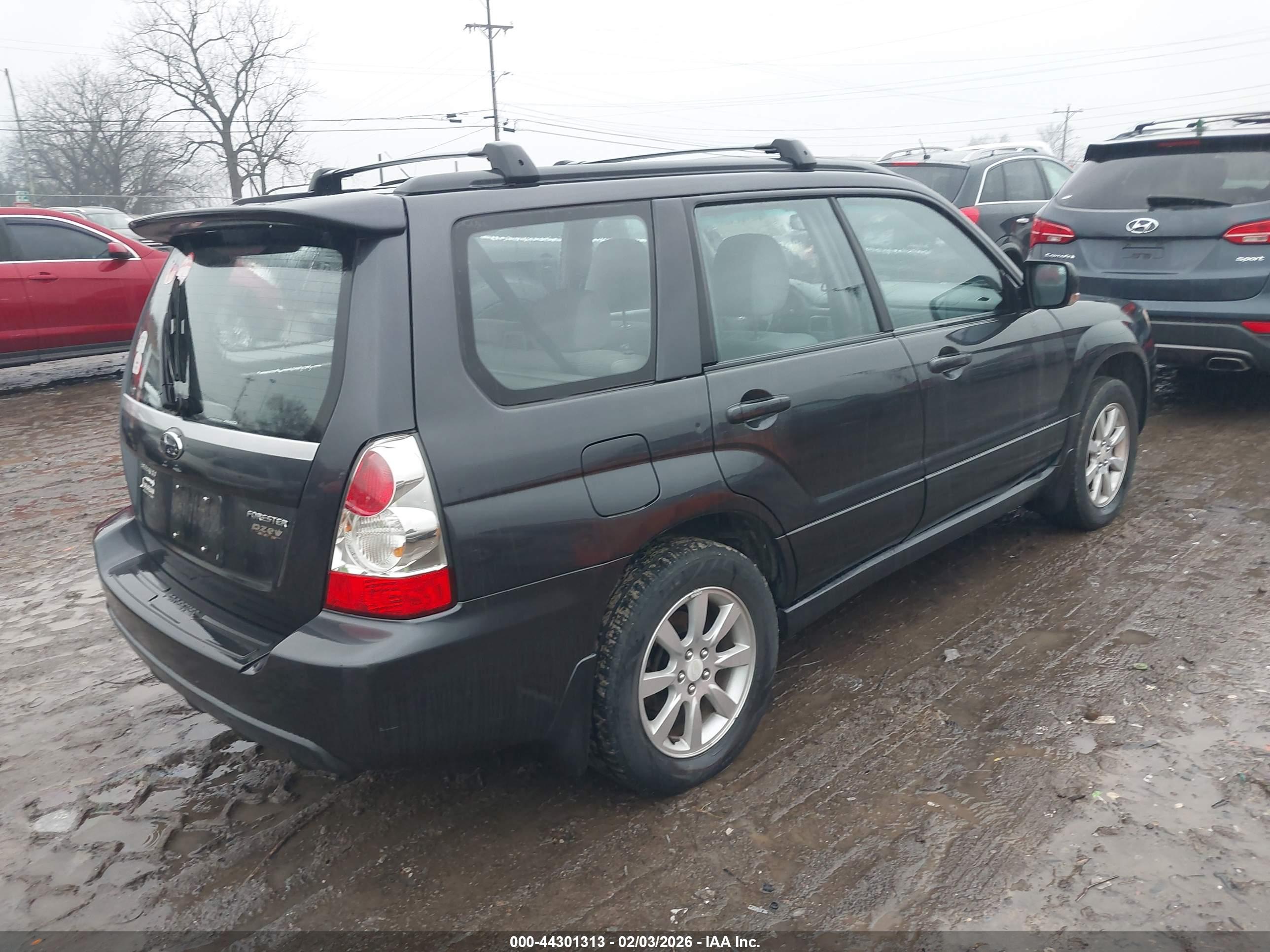 SUBARU FORESTER image 4