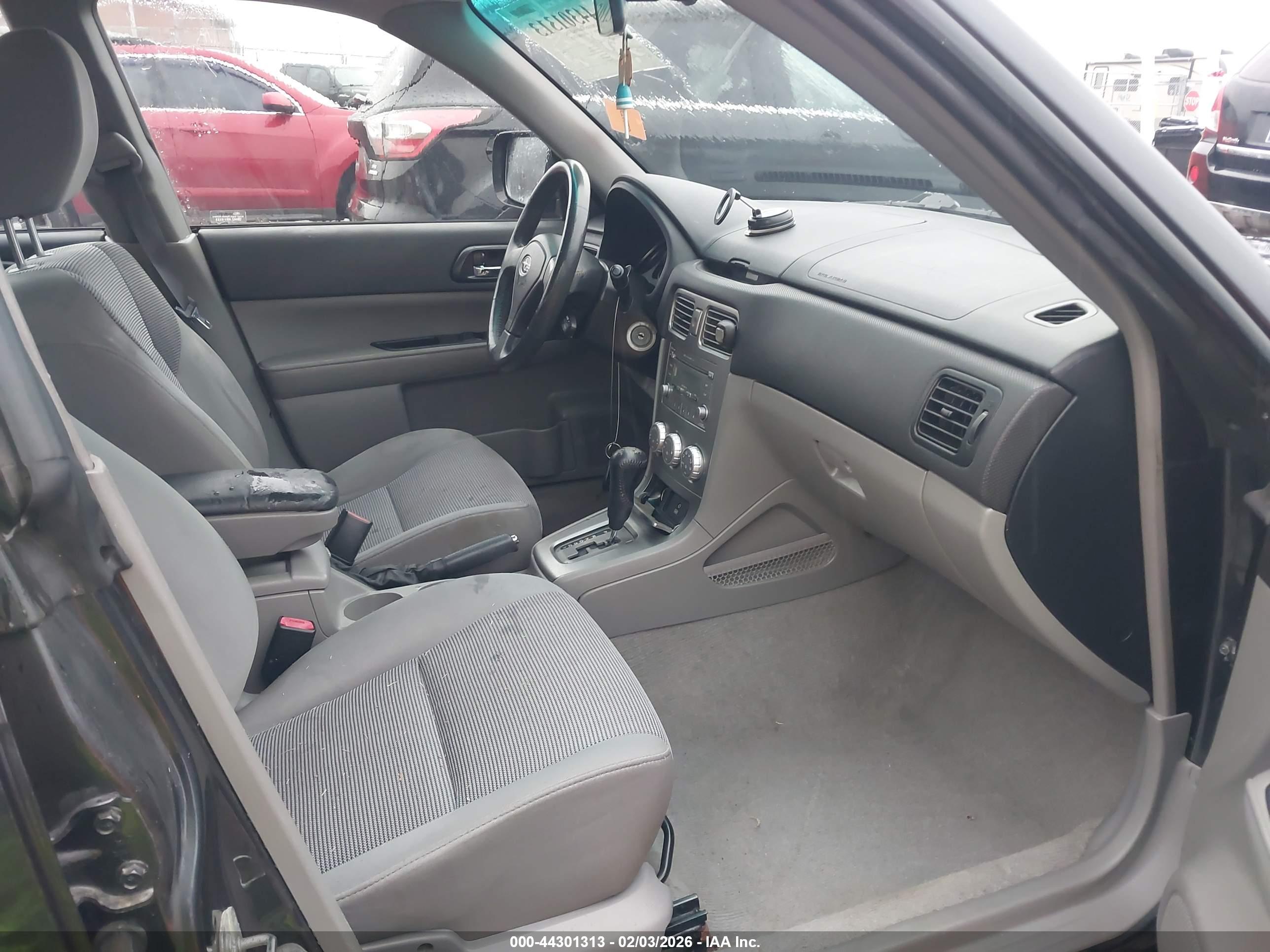 SUBARU FORESTER image 5