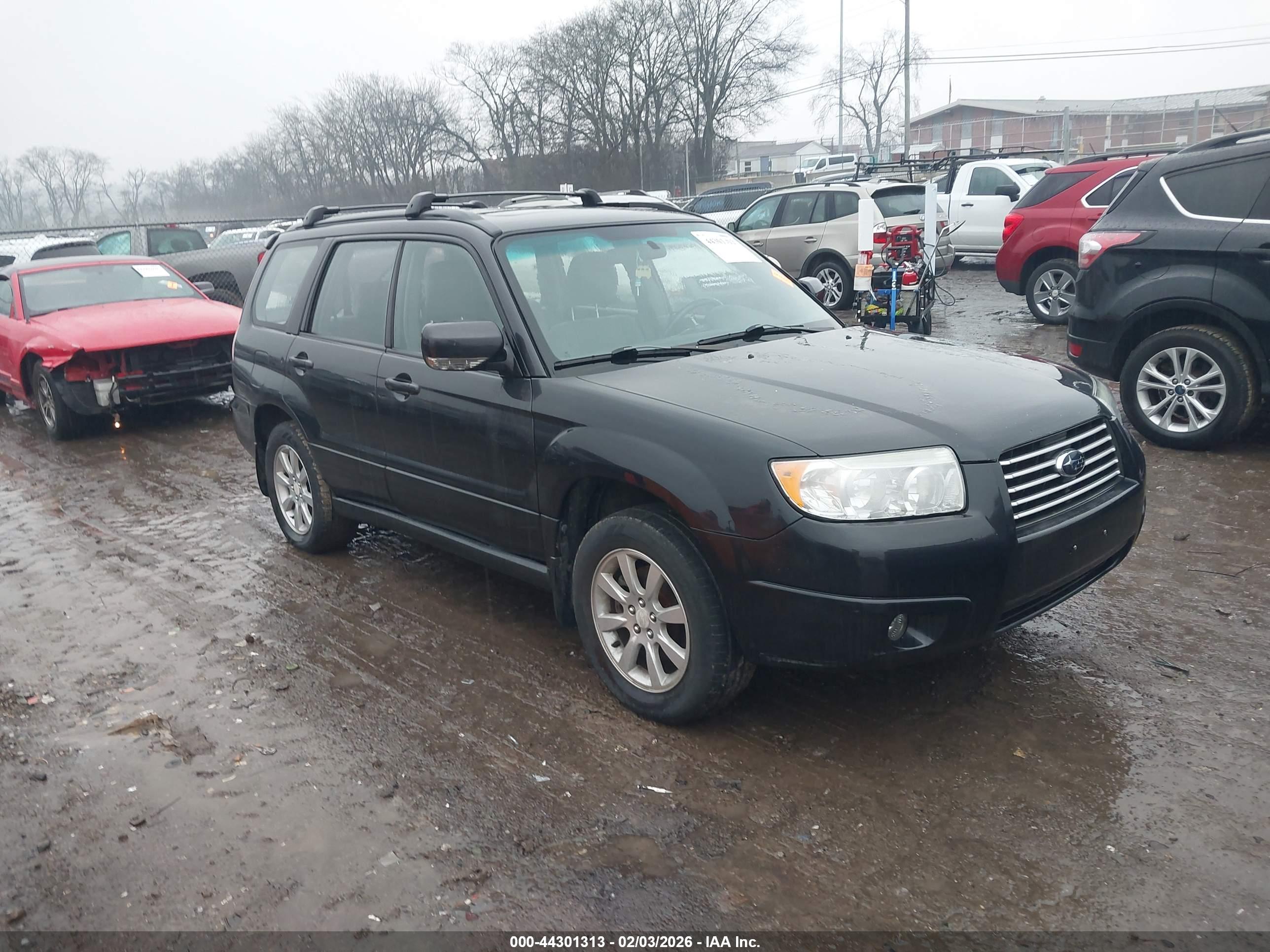 SUBARU FORESTER image 6