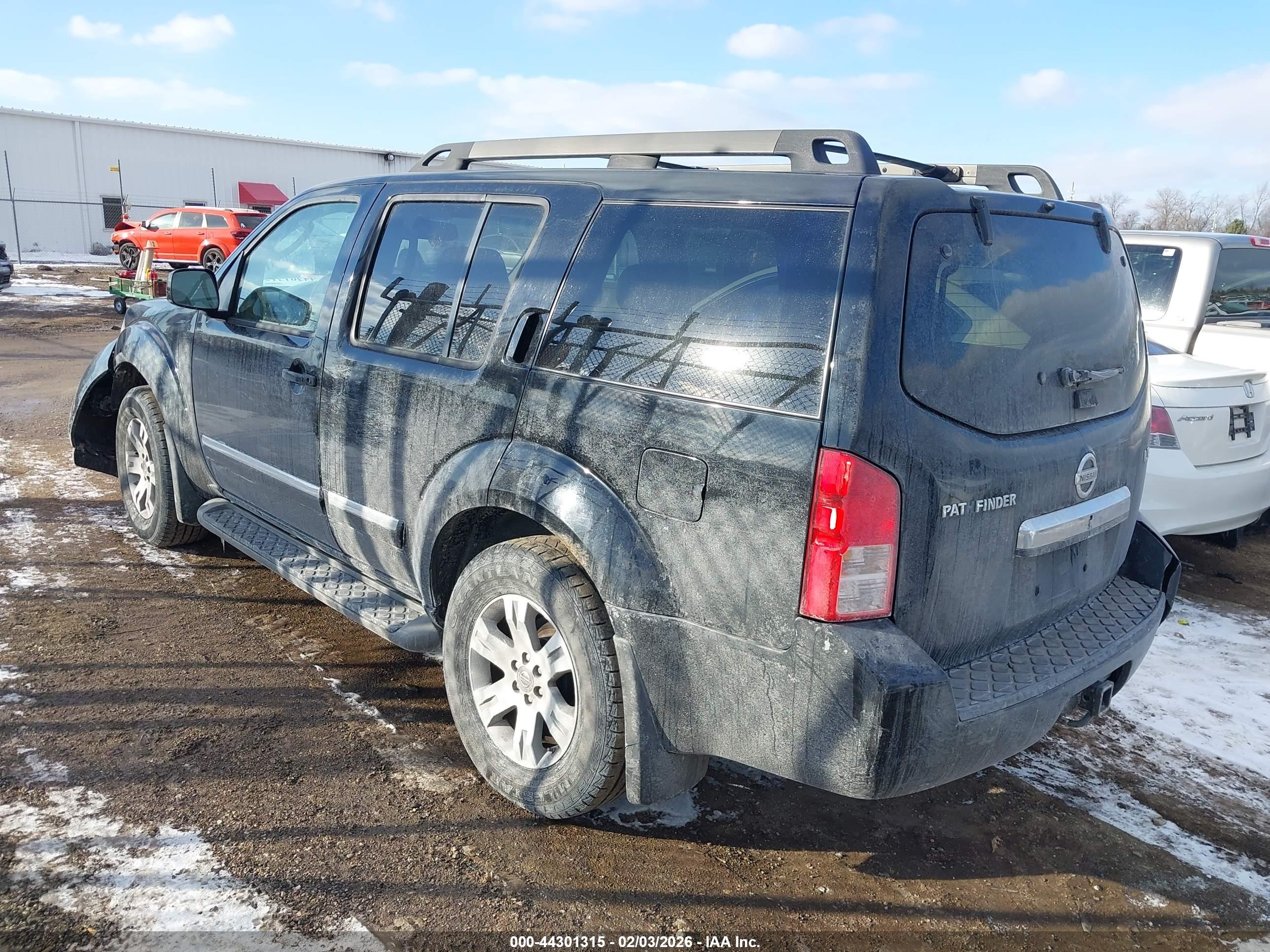 NISSAN PATHFINDER image 3