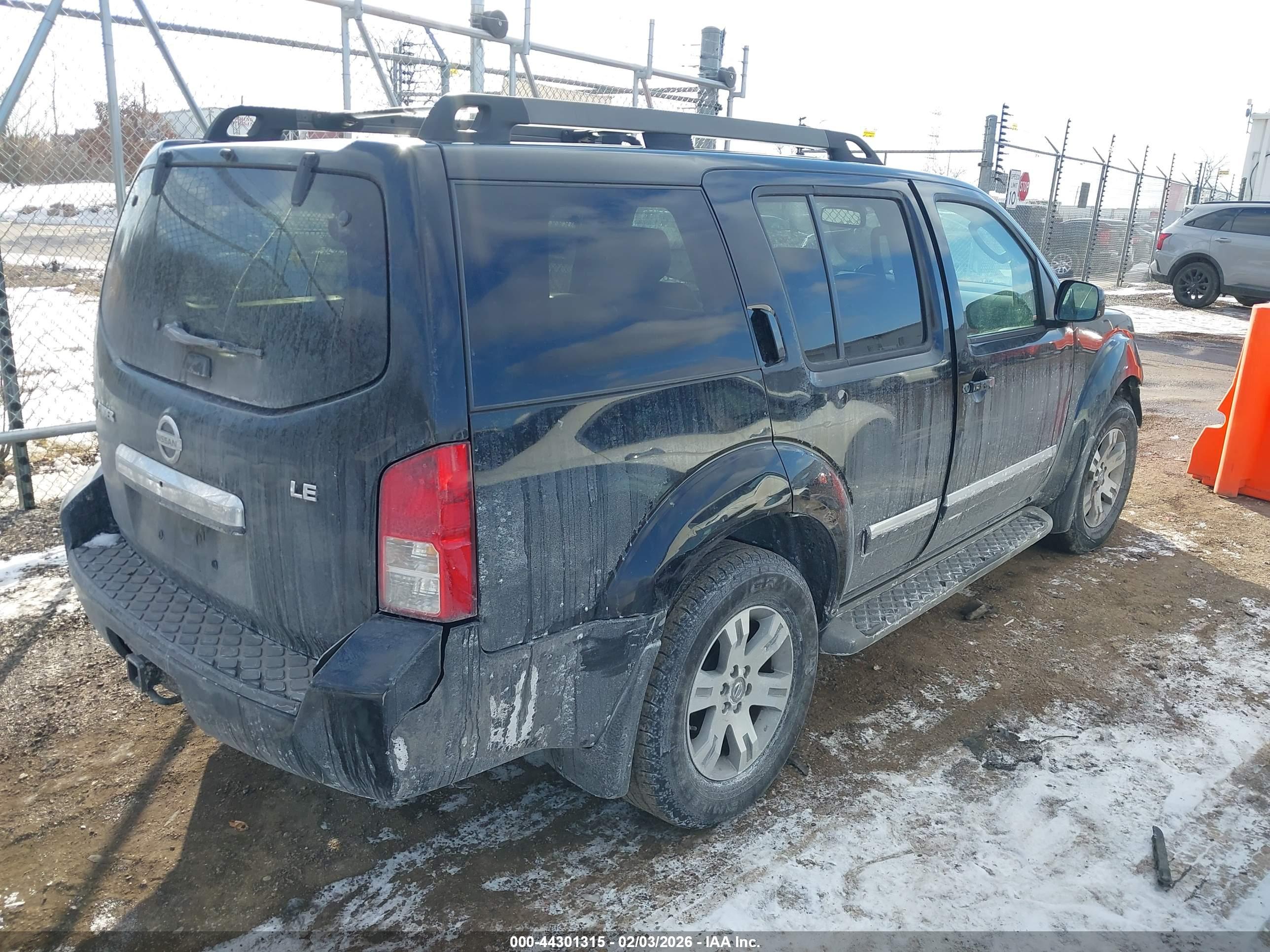 NISSAN PATHFINDER image 4