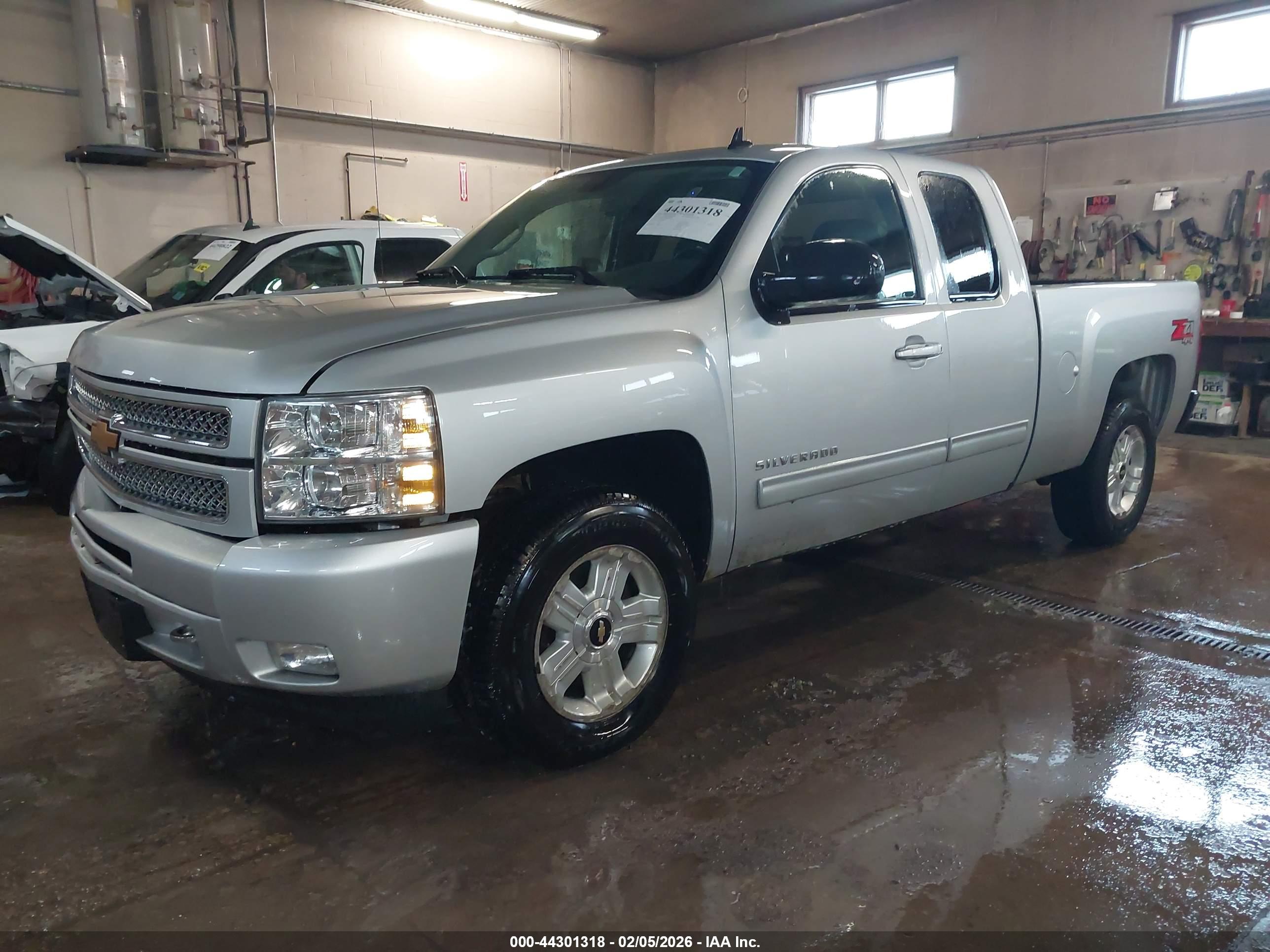 CHEVROLET SILVERADO image 2
