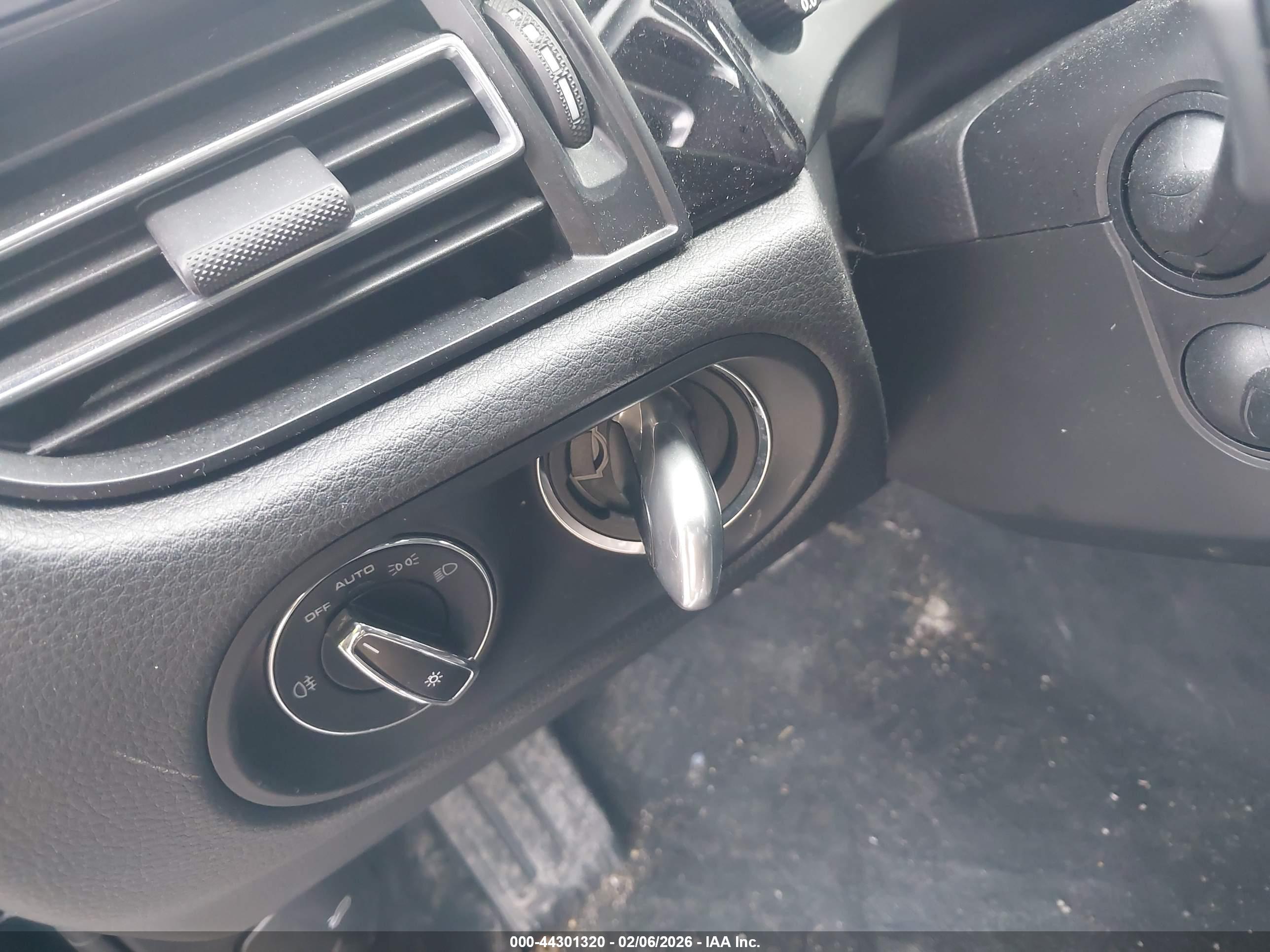 PORSCHE MACAN image 11