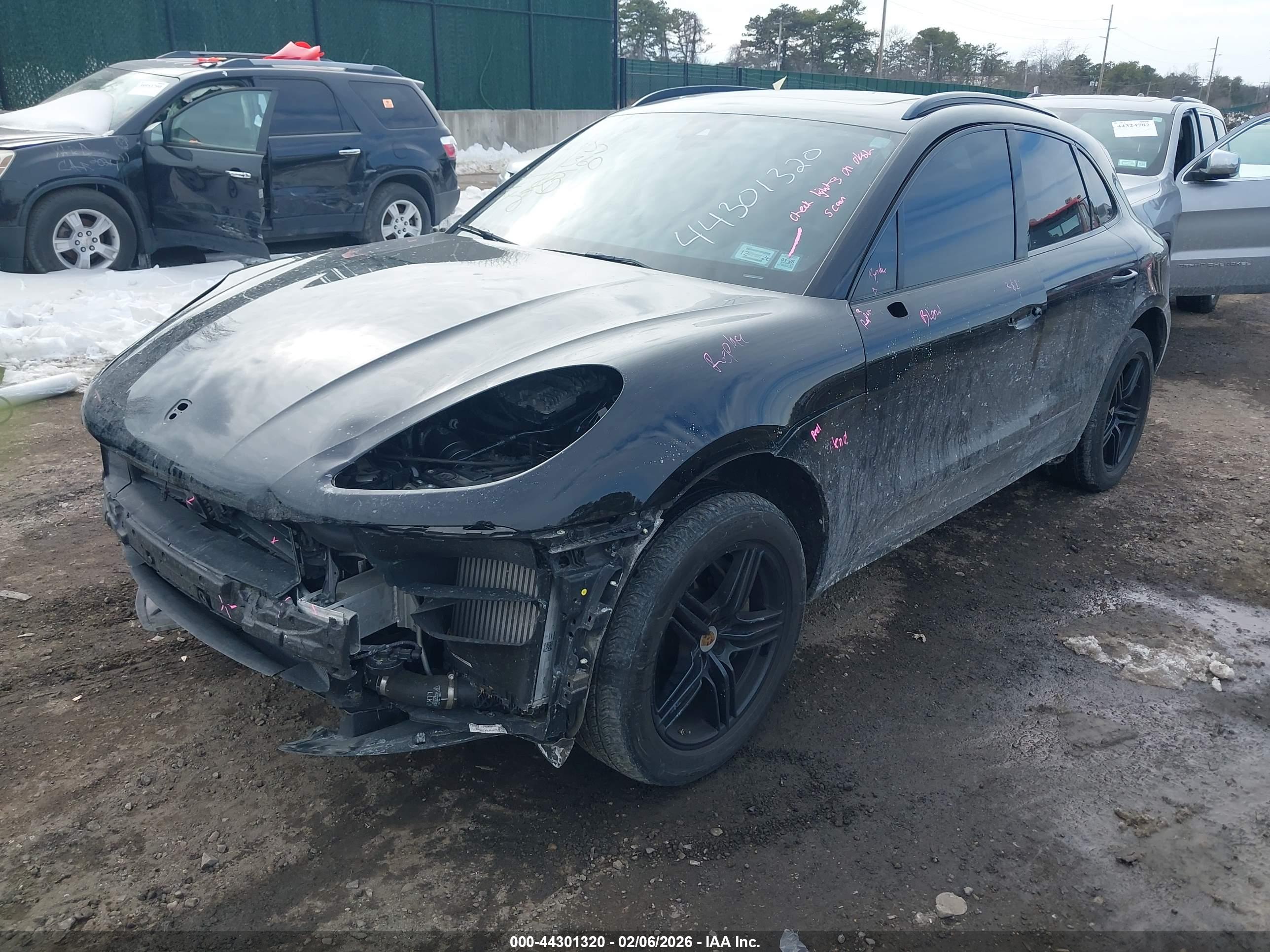 PORSCHE MACAN image 2