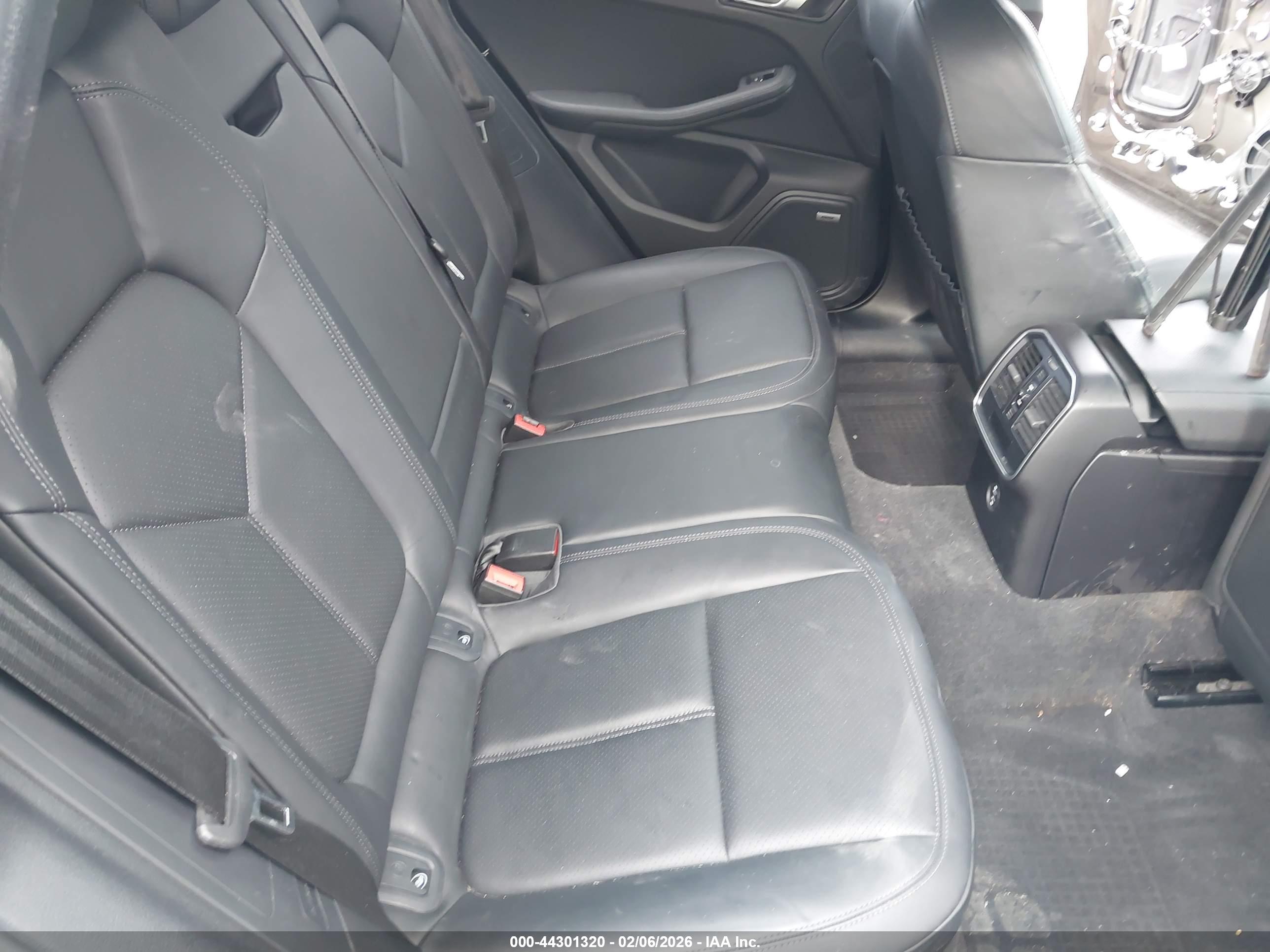 PORSCHE MACAN image 8