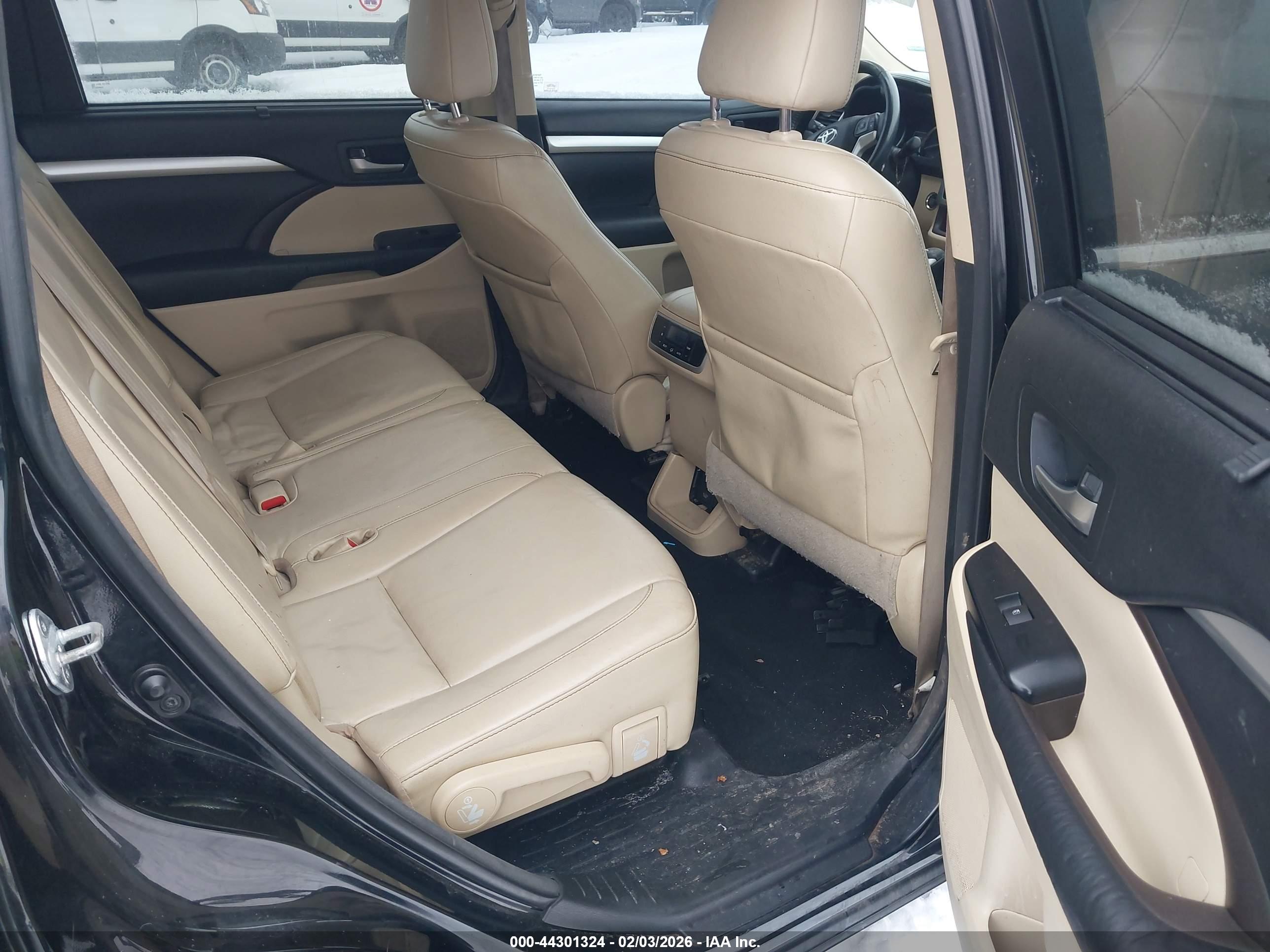 TOYOTA HIGHLANDER image 8