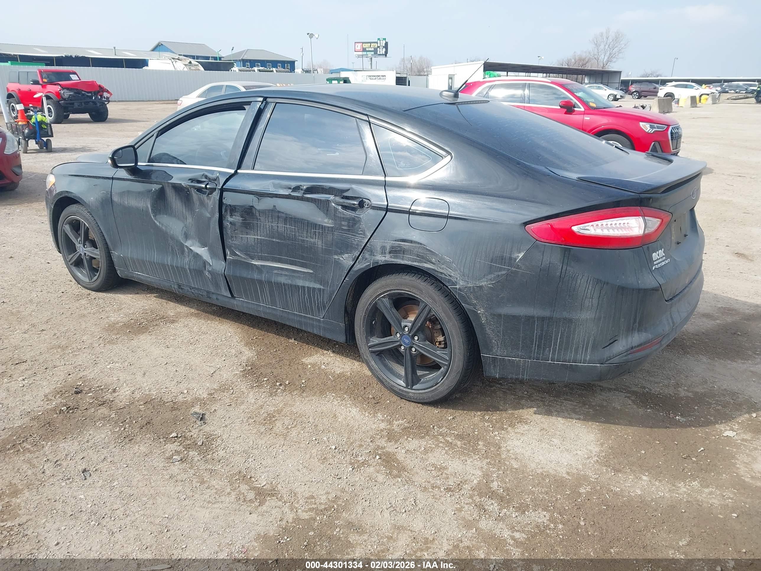FORD FUSION image 3
