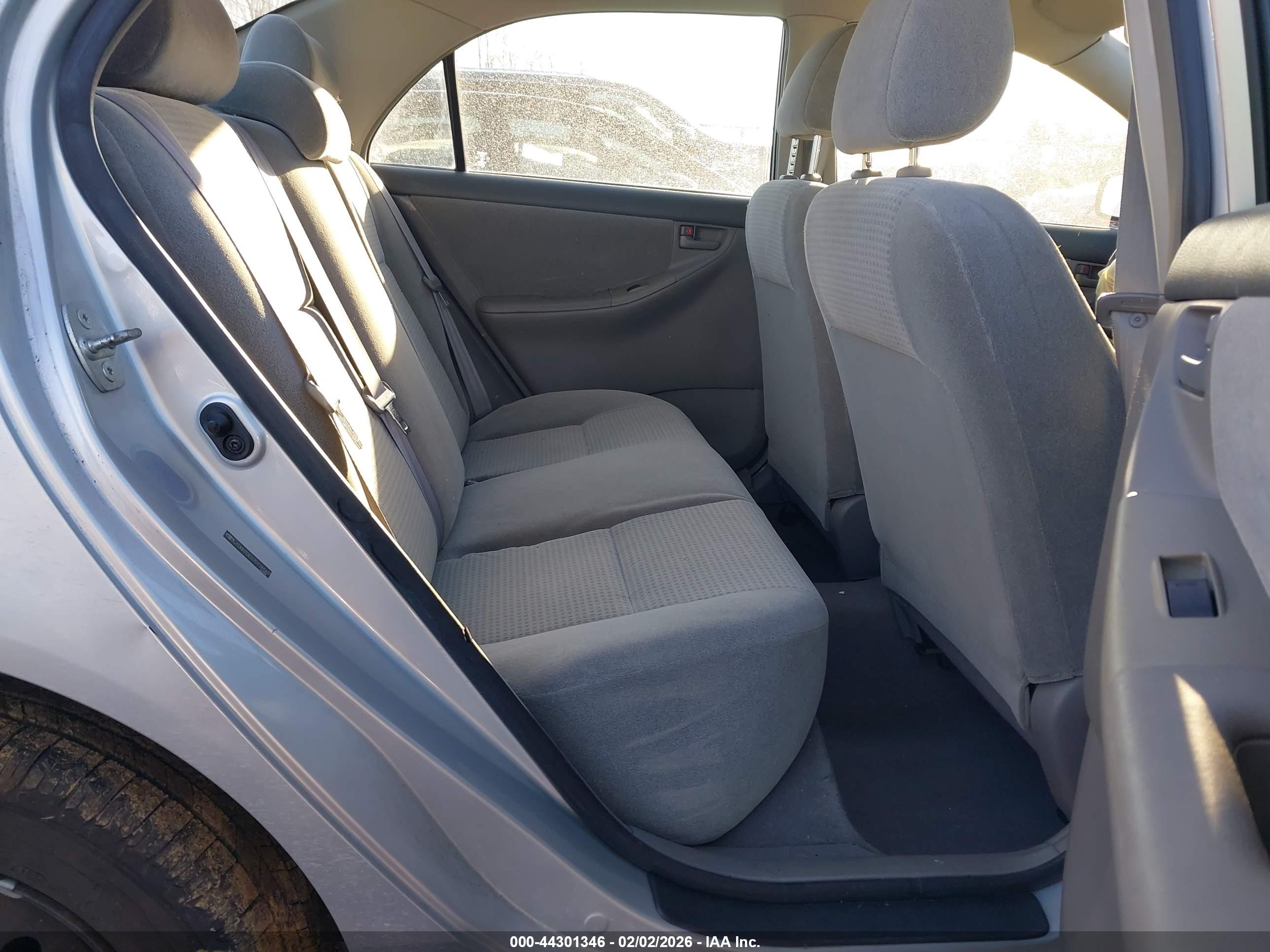 TOYOTA COROLLA image 8