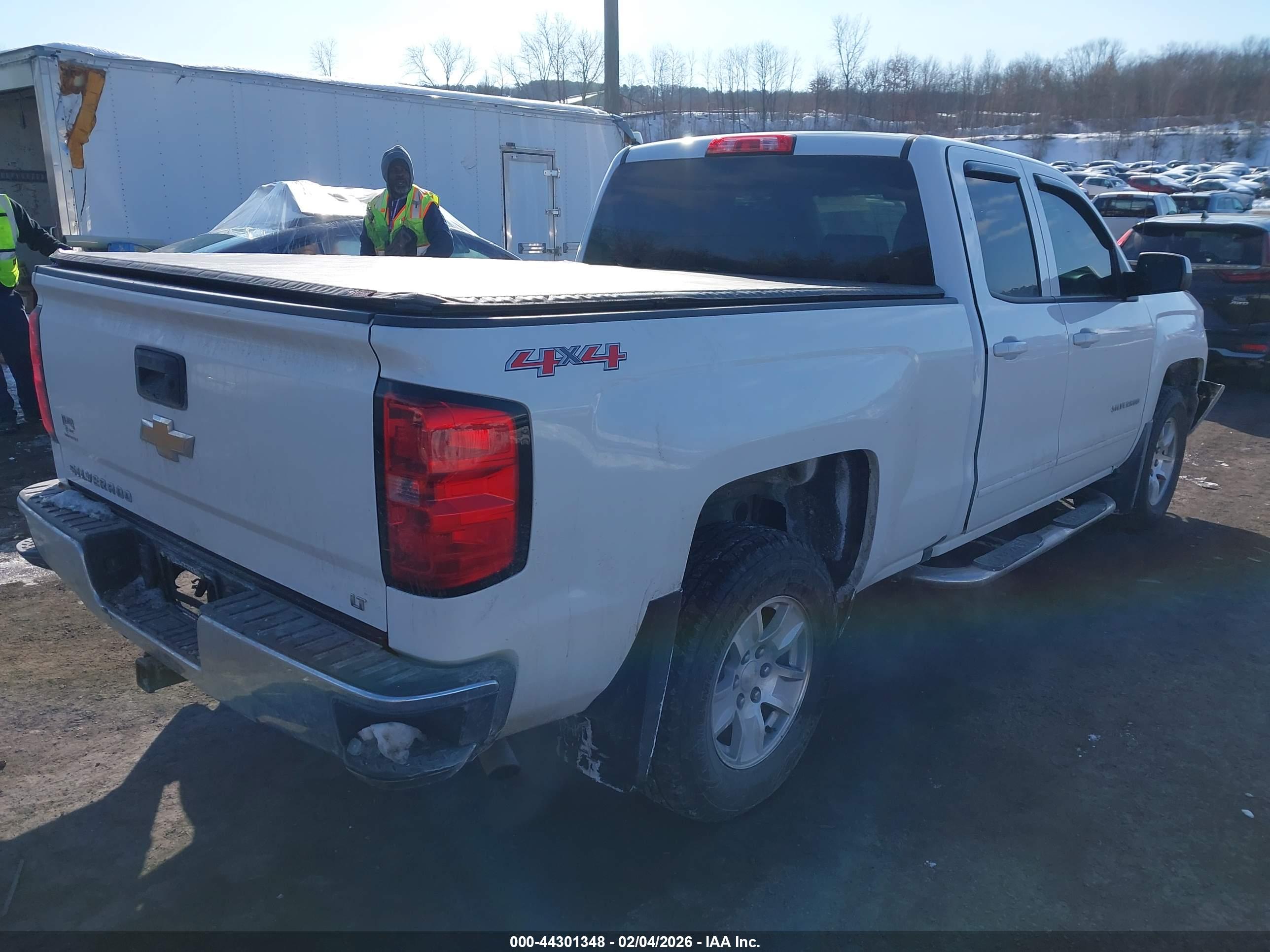 CHEVROLET SILVERADO image 4