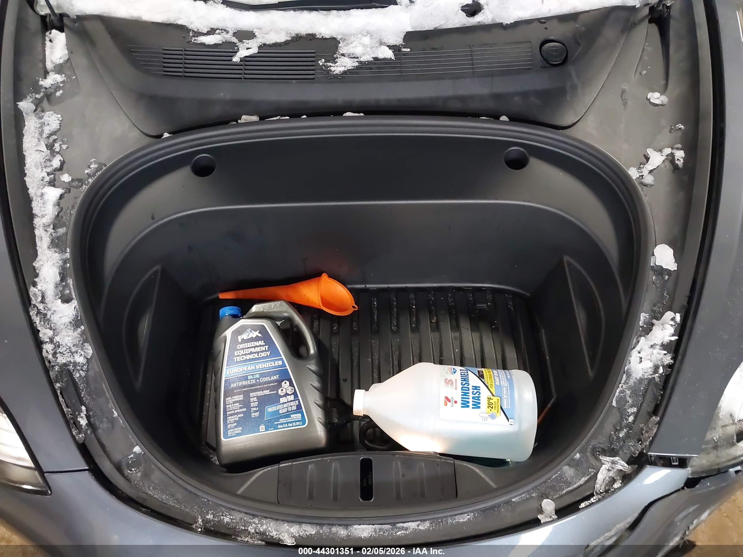 TESLA MODEL image 10