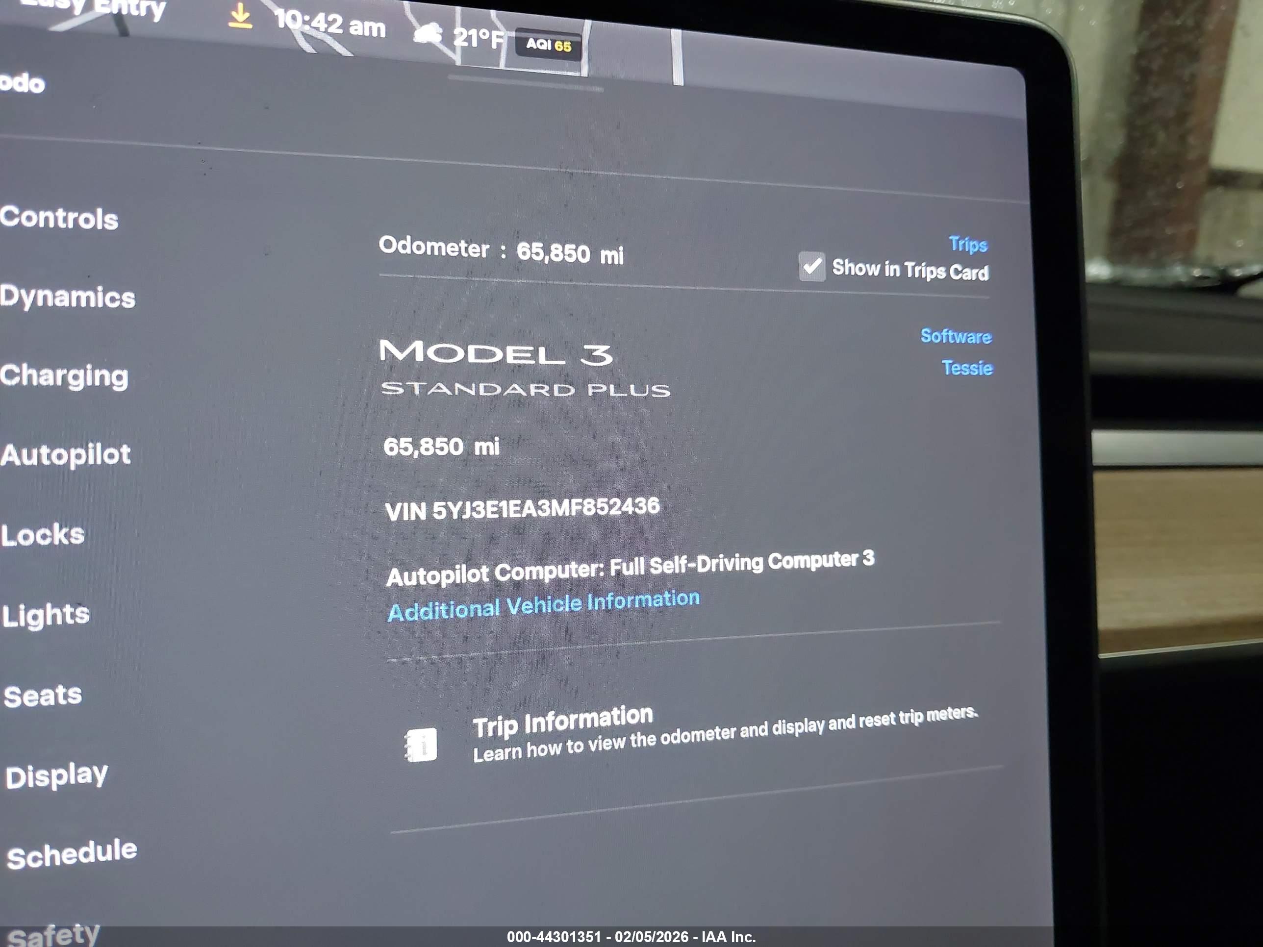 TESLA MODEL image 7