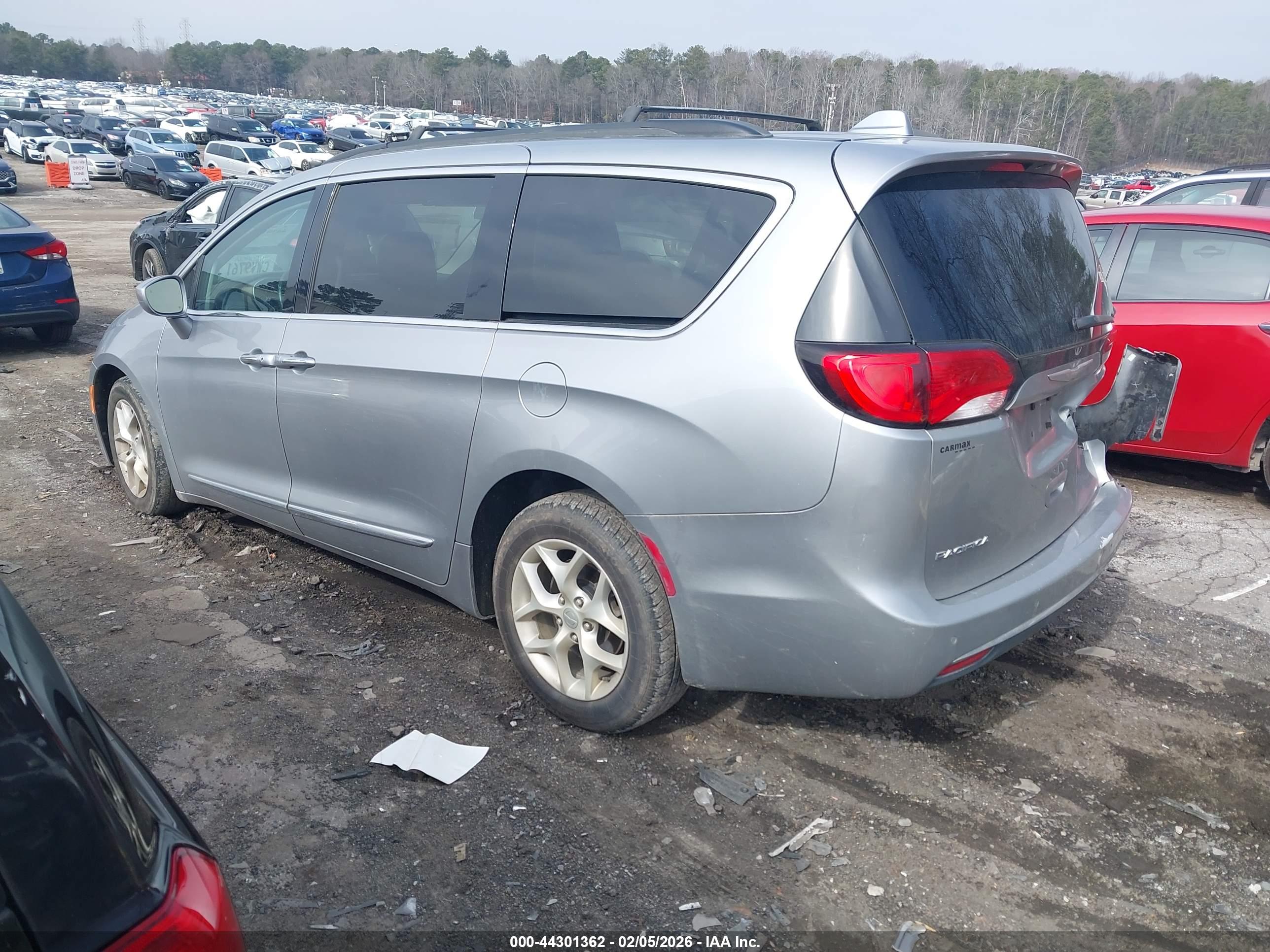 CHRYSLER PACIFICA image 3