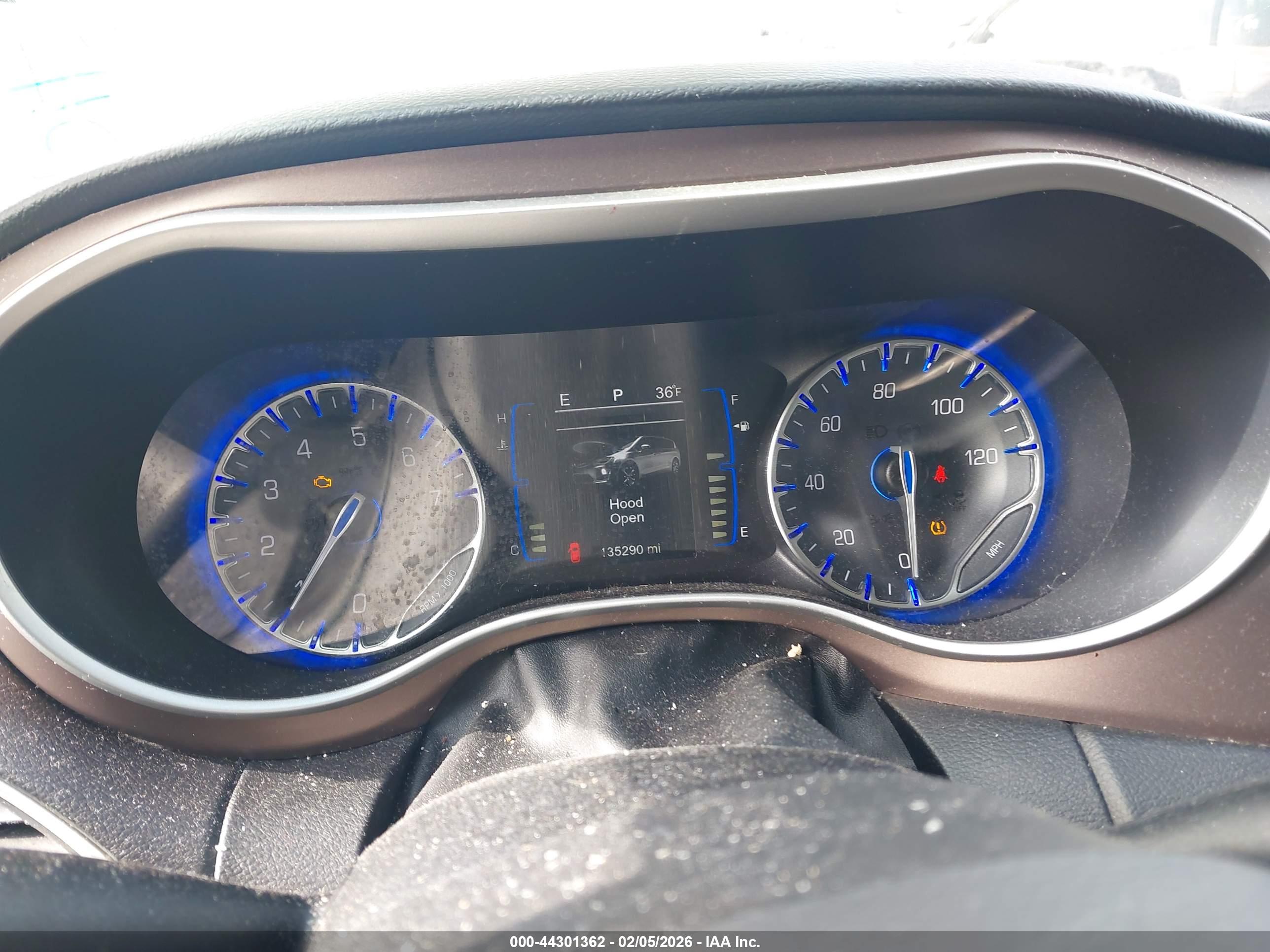 CHRYSLER PACIFICA image 7
