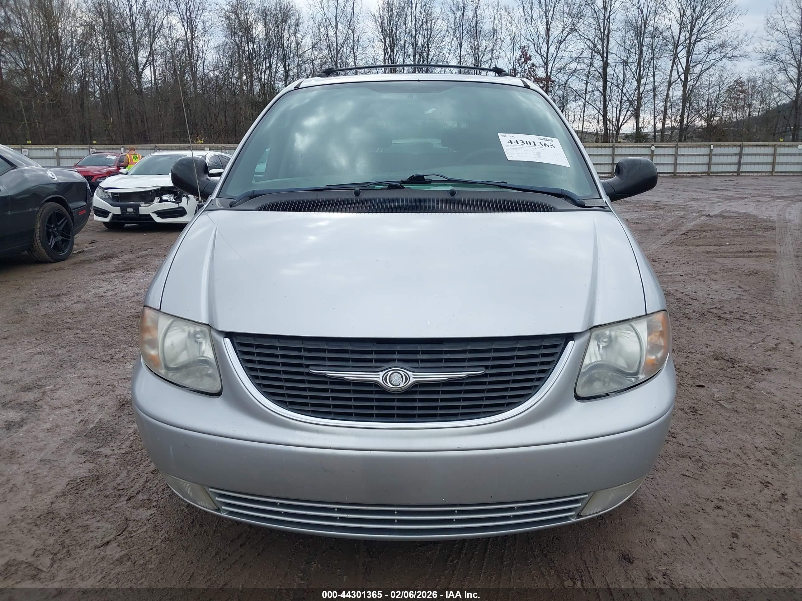 CHRYSLER TOWN image 6