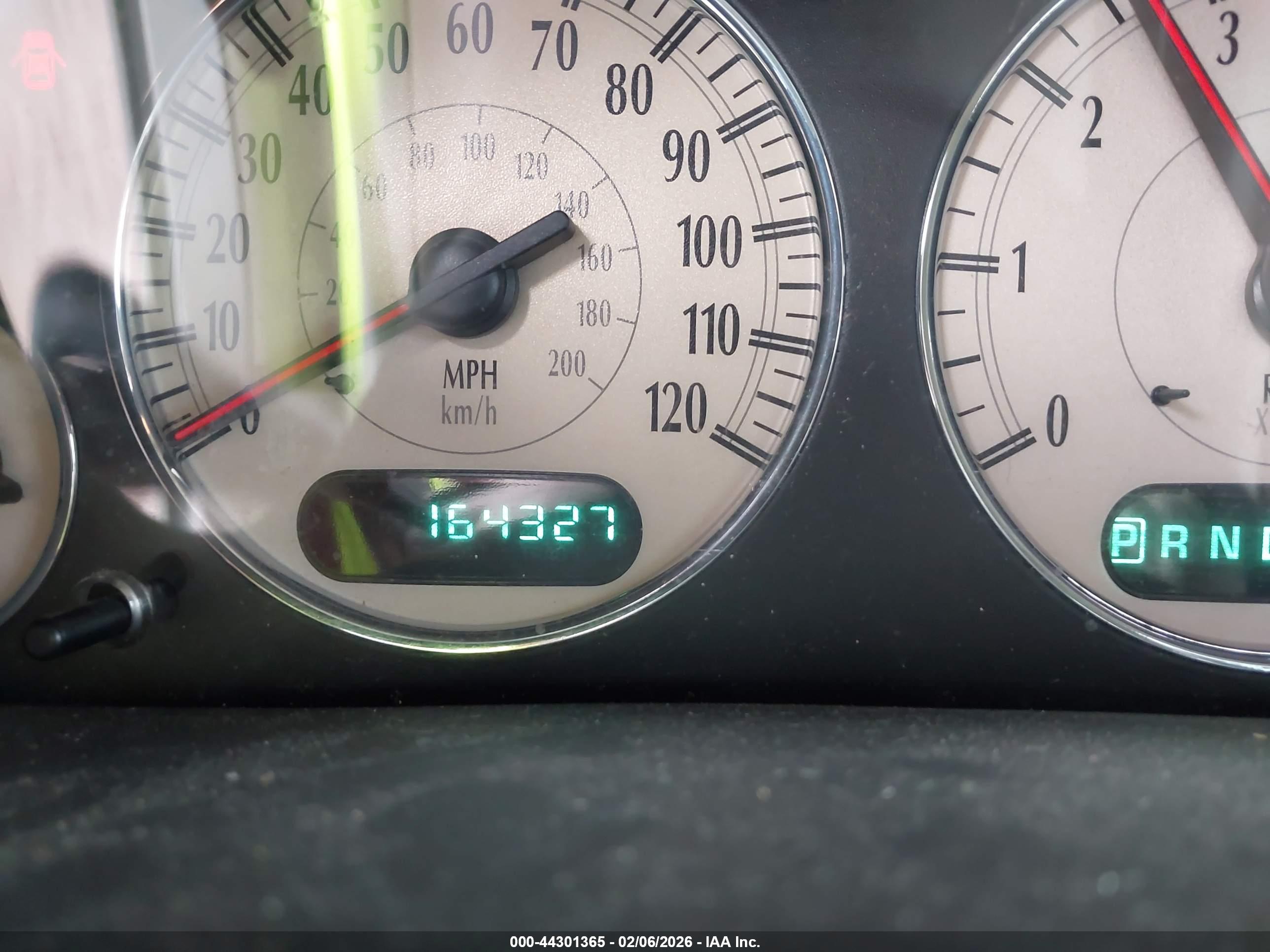 CHRYSLER TOWN image 7