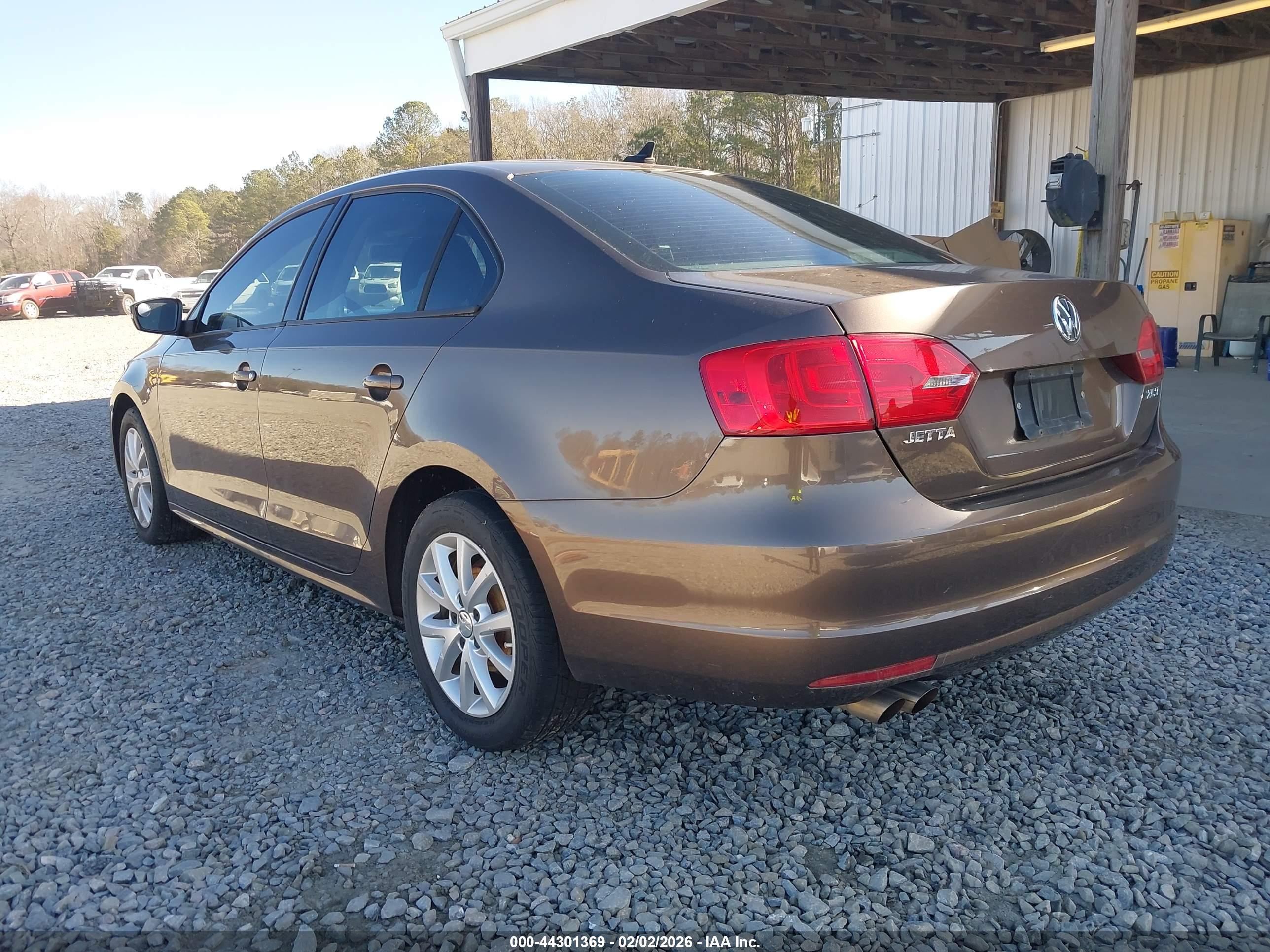VOLKSWAGEN JETTA image 3