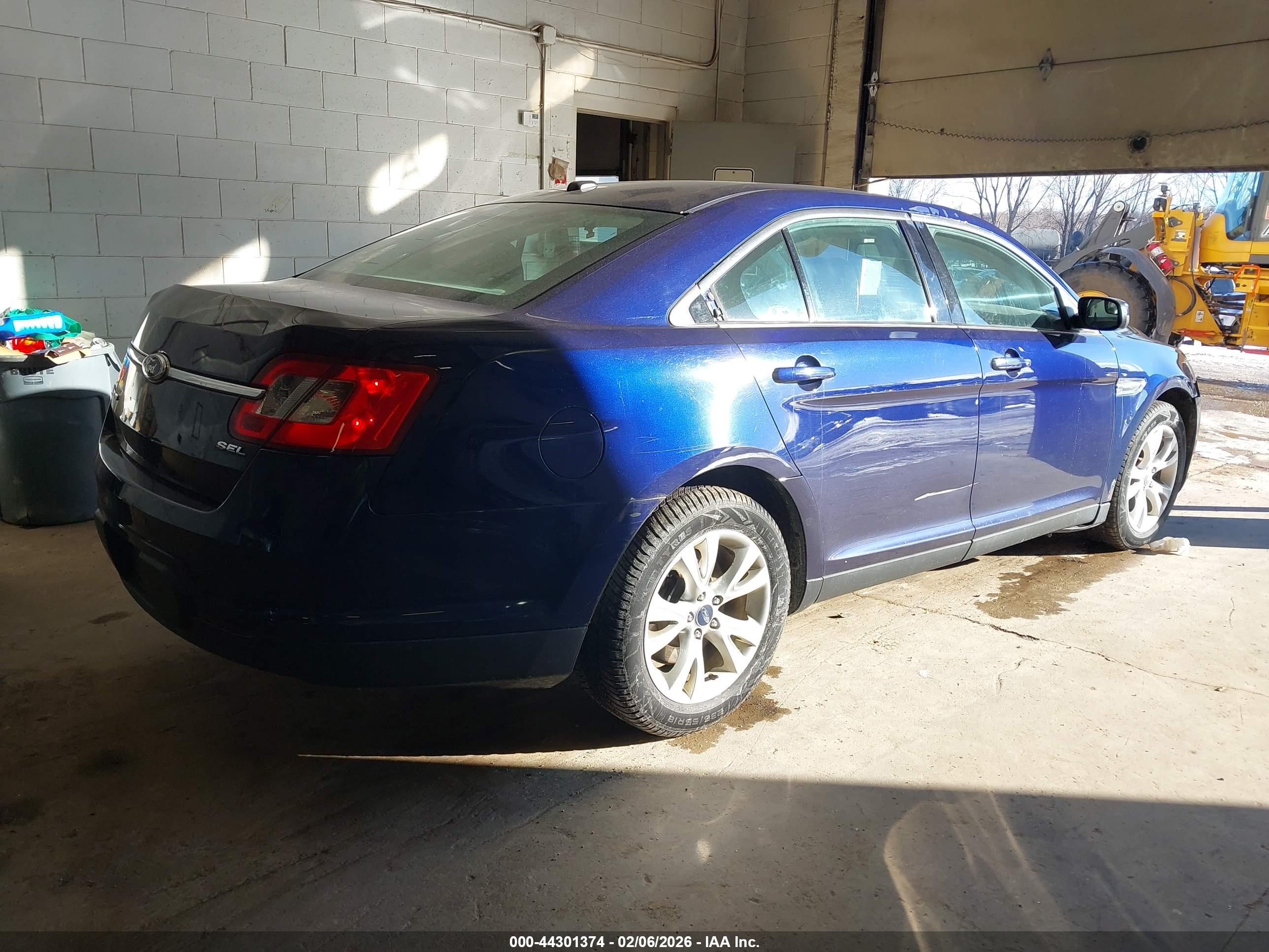 FORD TAURUS image 4