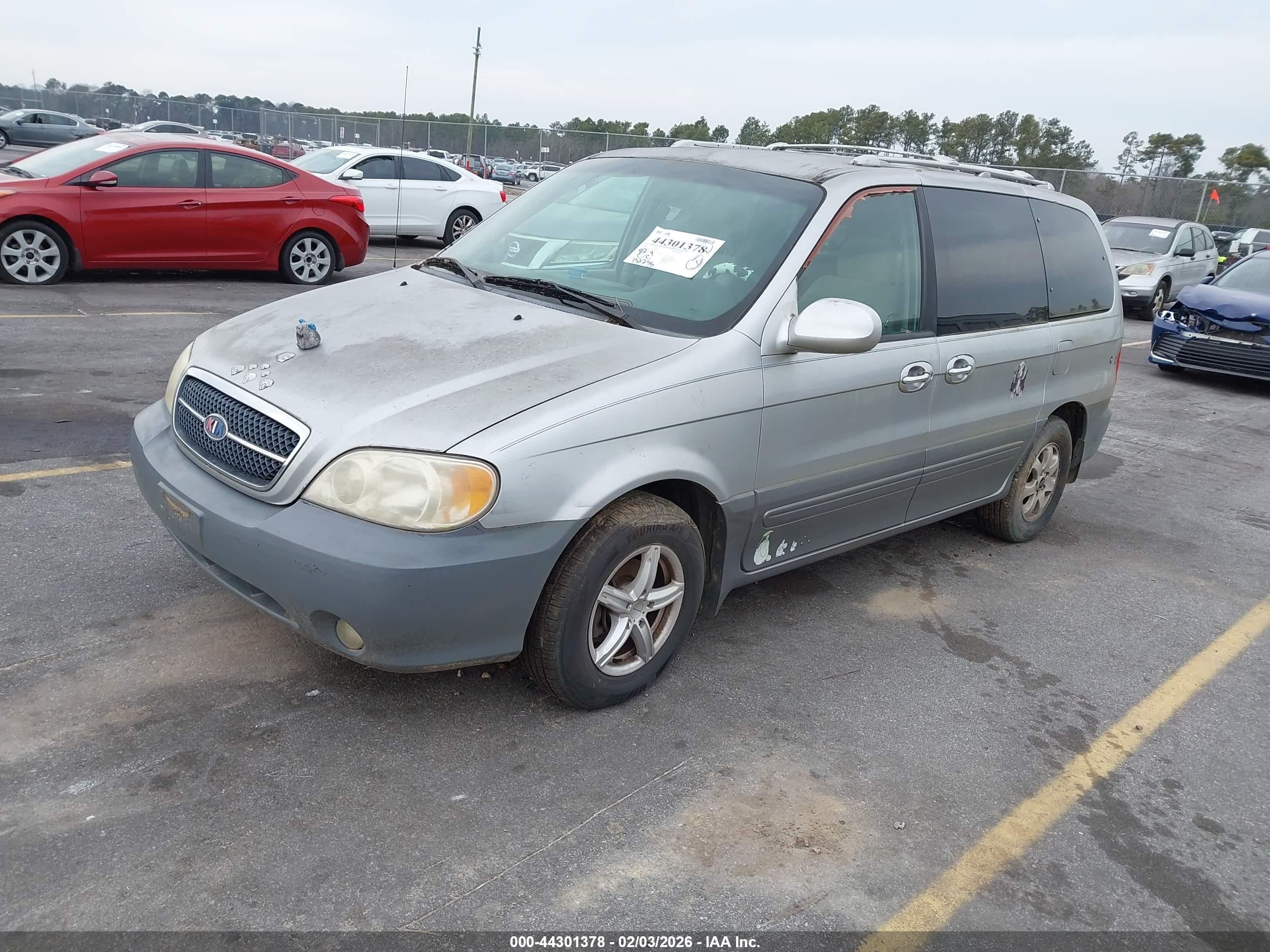 KIA SEDONA image 2