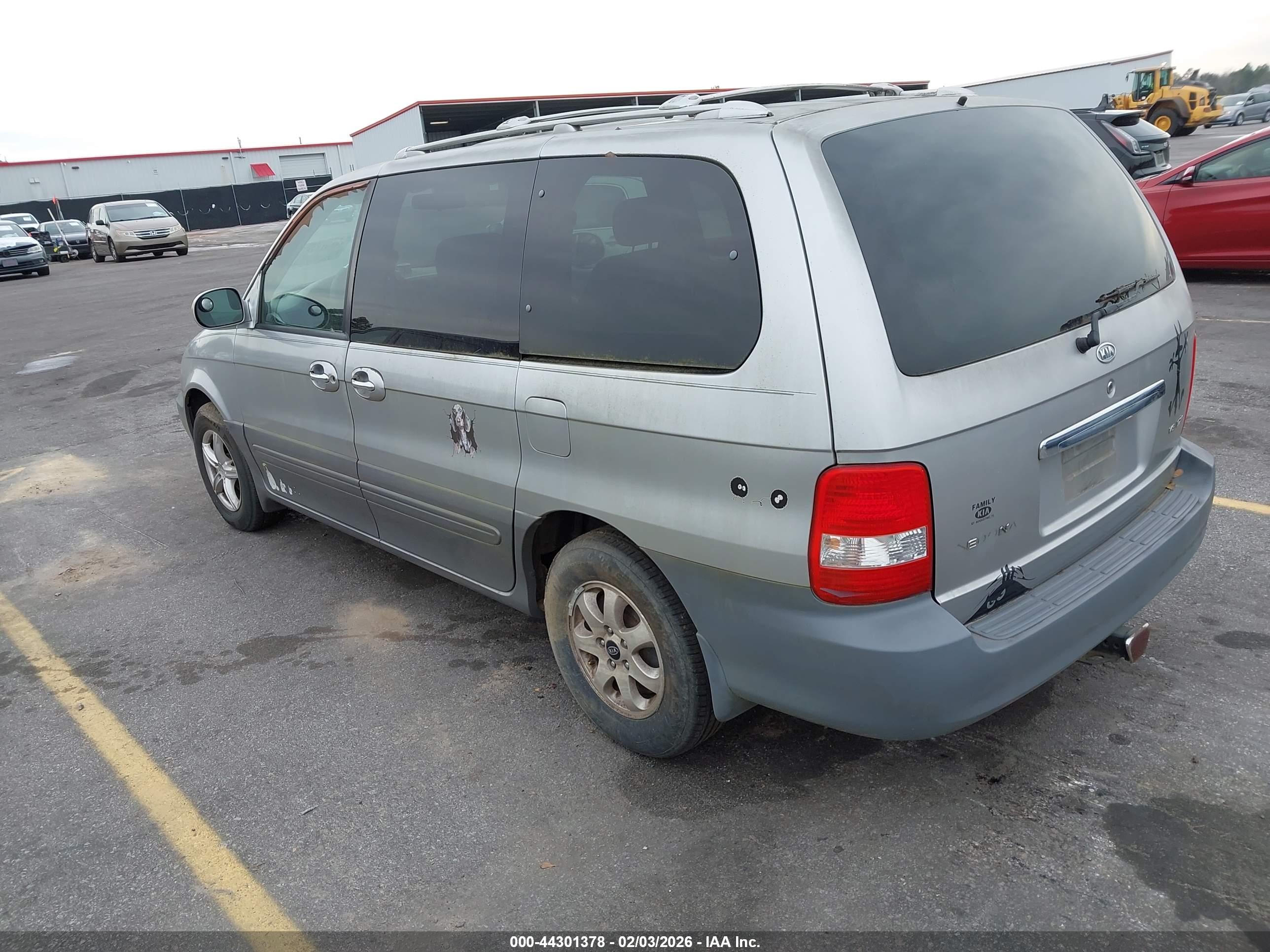 KIA SEDONA image 3