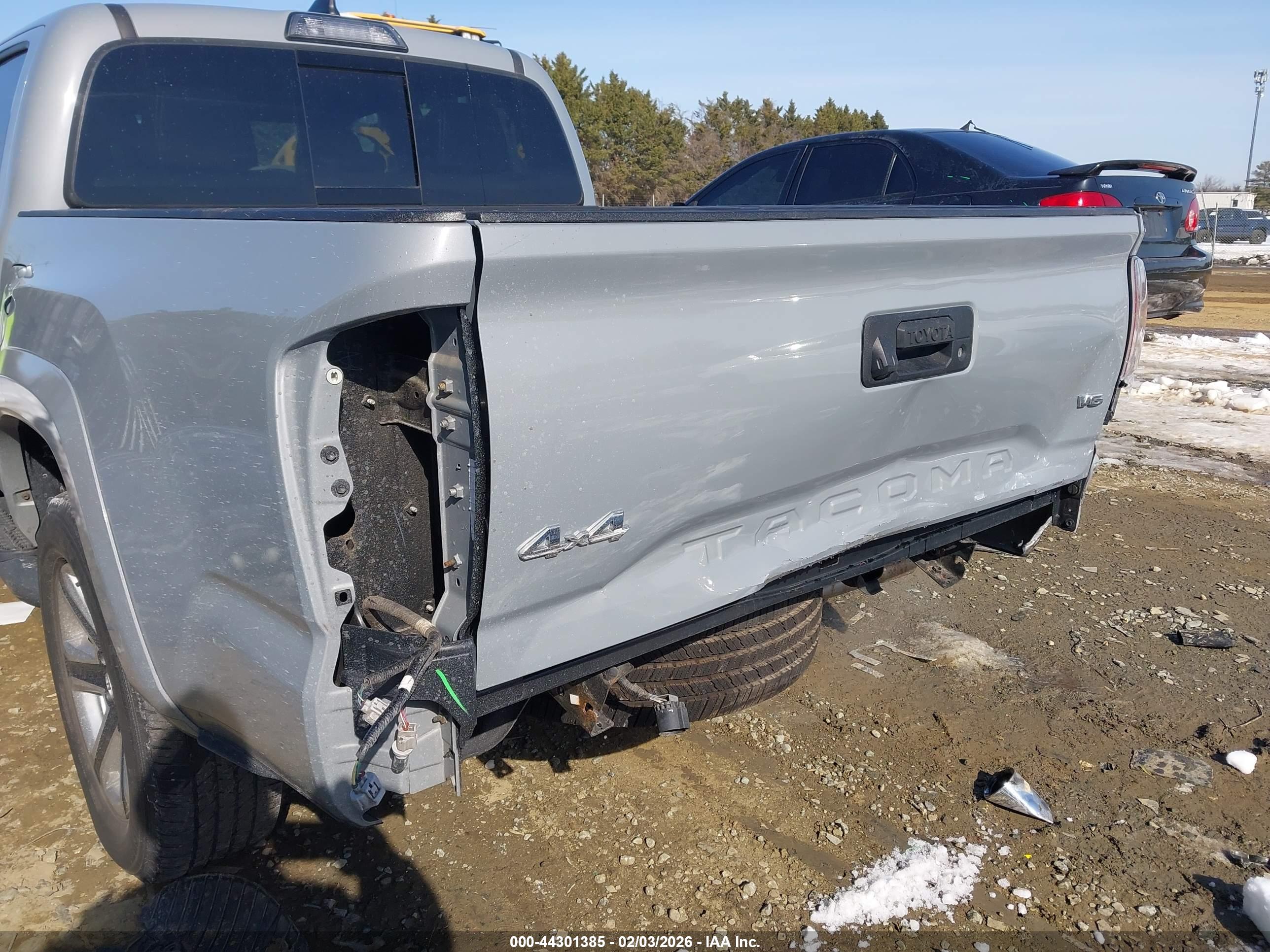 TOYOTA TACOMA image 6