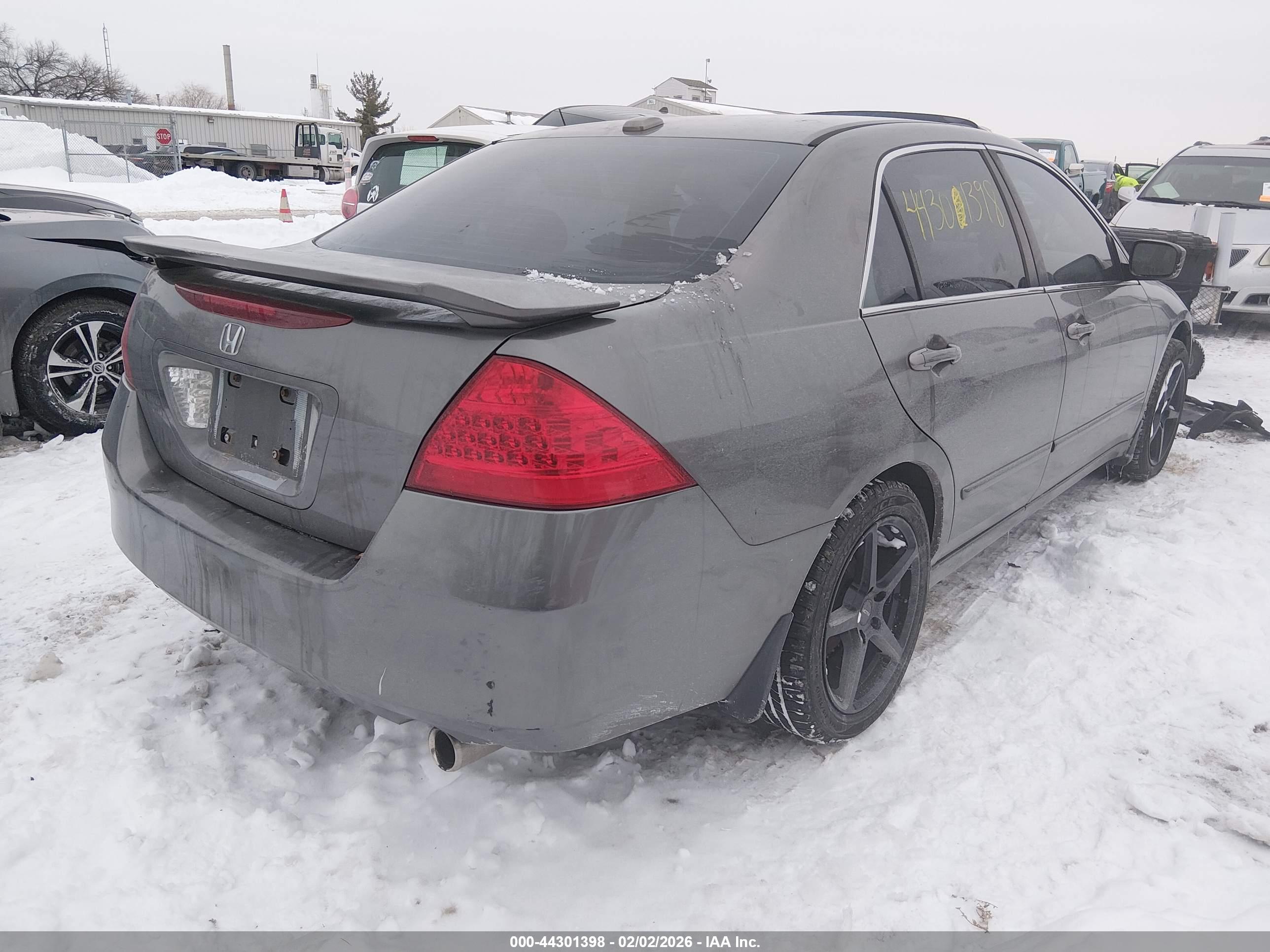 HONDA ACCORD image 4