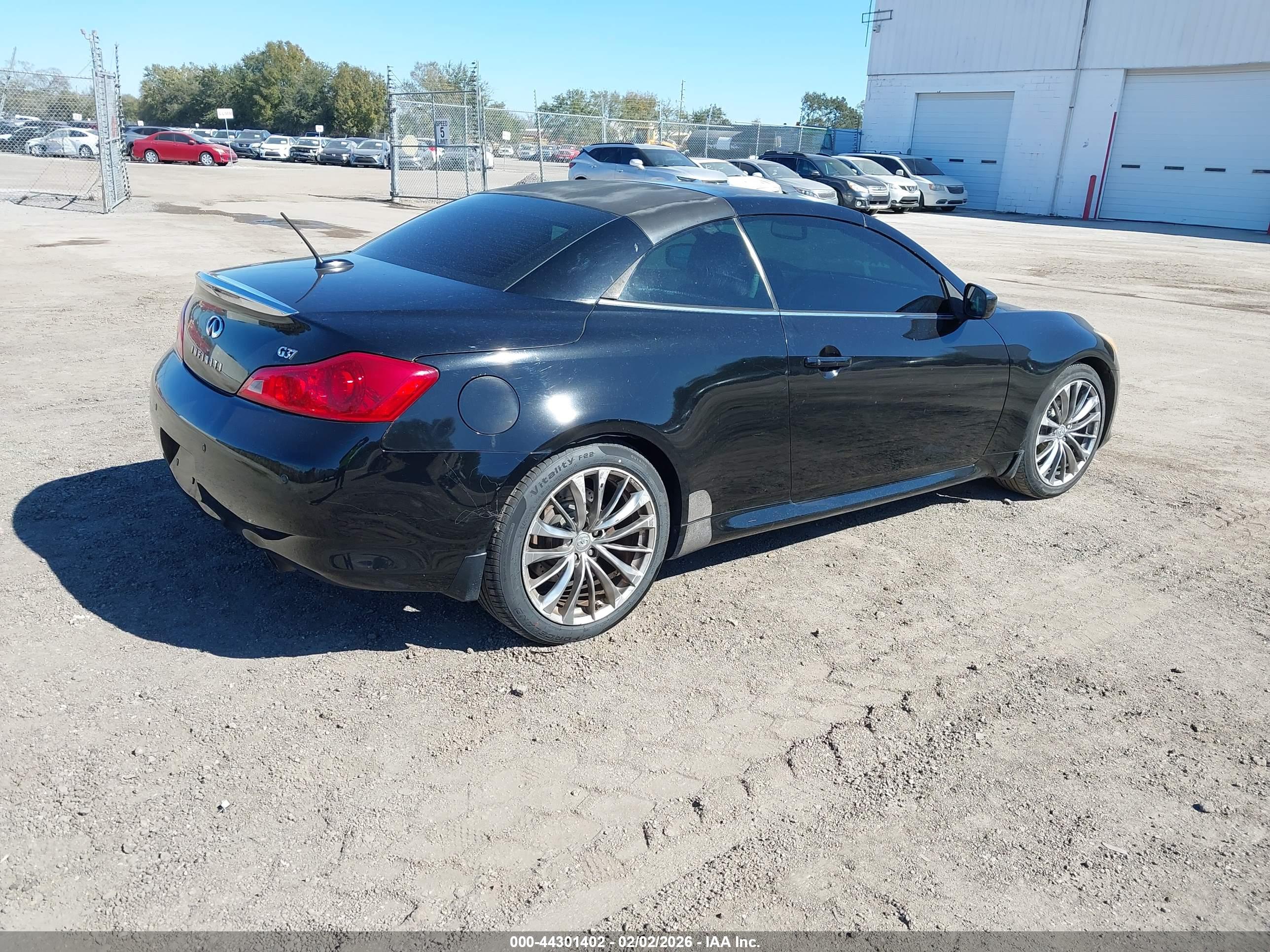 INFINITI G37 image 4