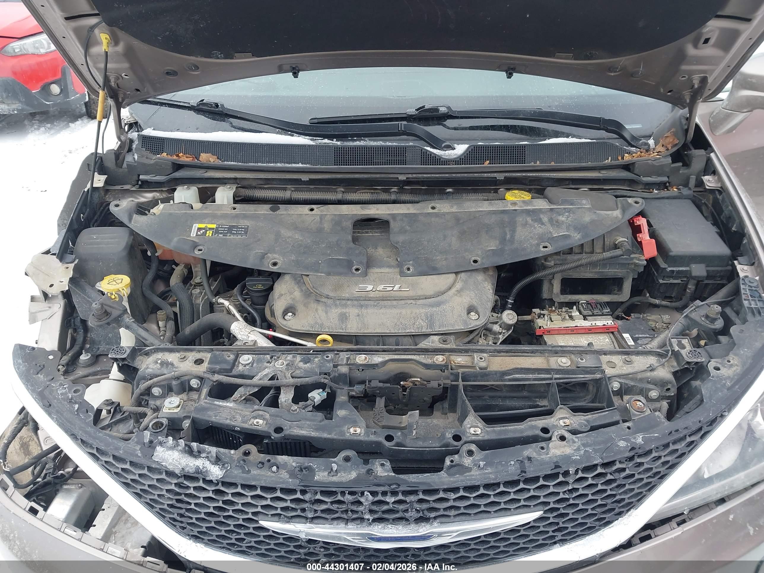 CHRYSLER PACIFICA image 10