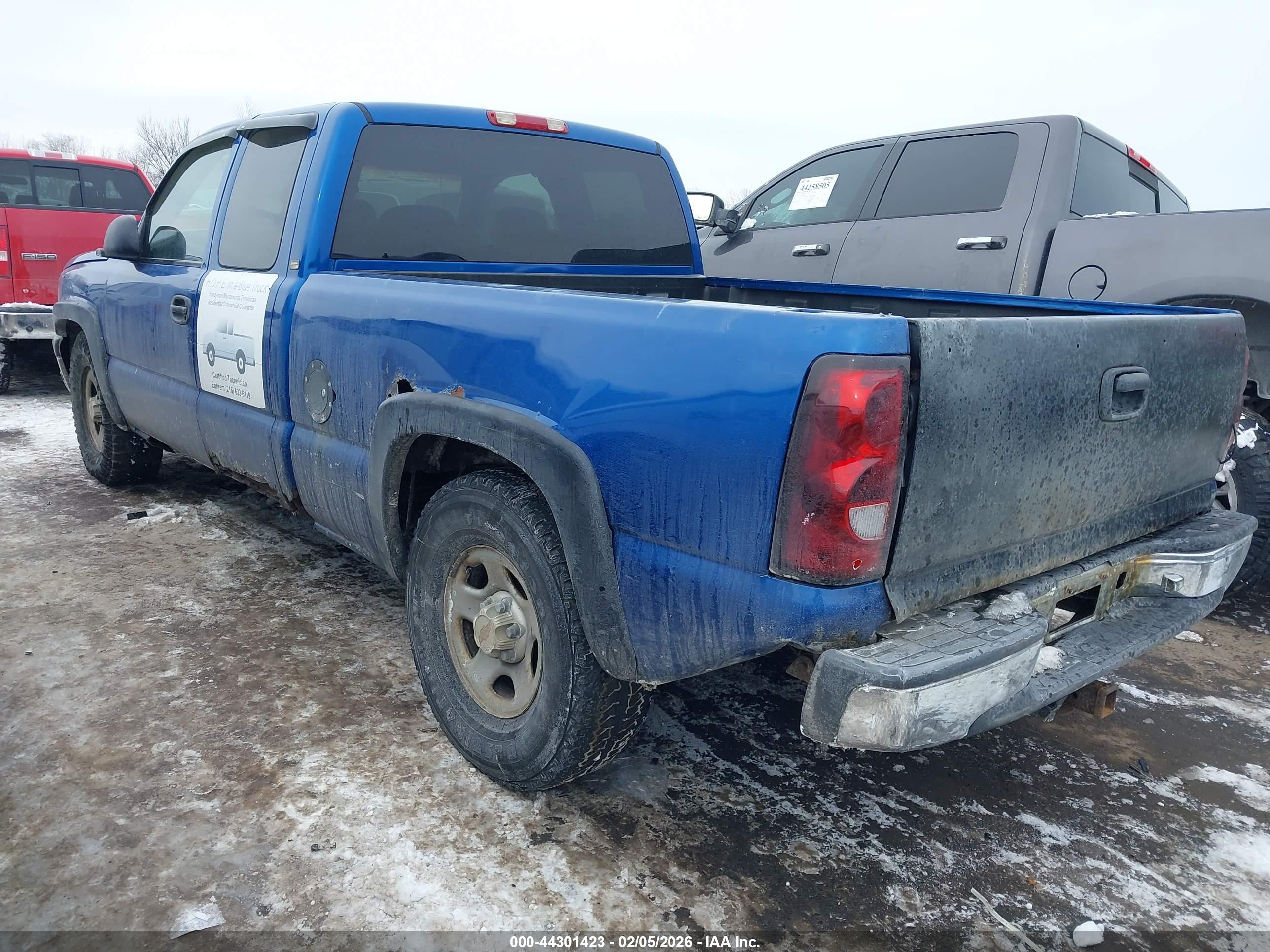 CHEVROLET SILVERADO image 3