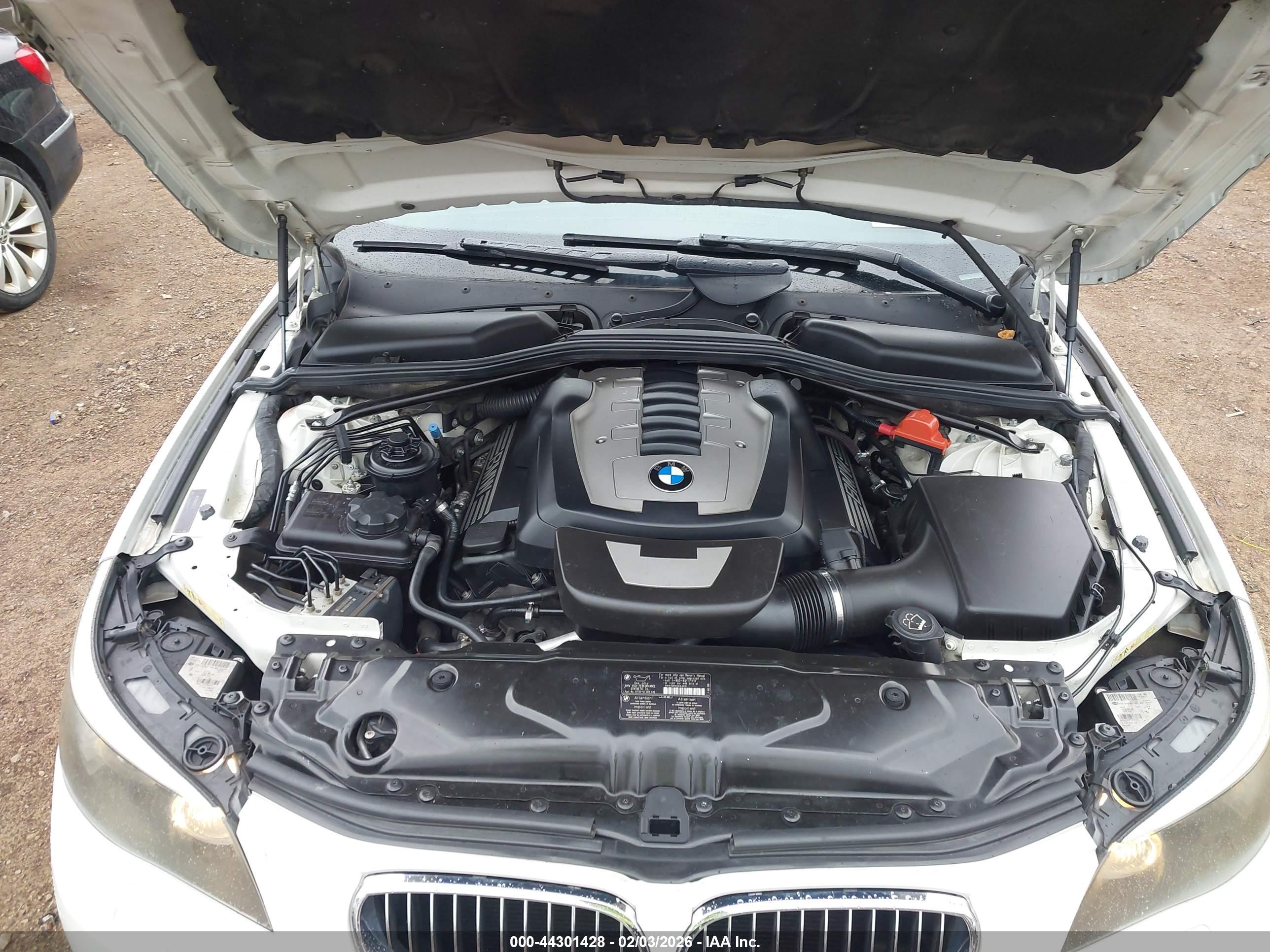 BMW 550I image 10