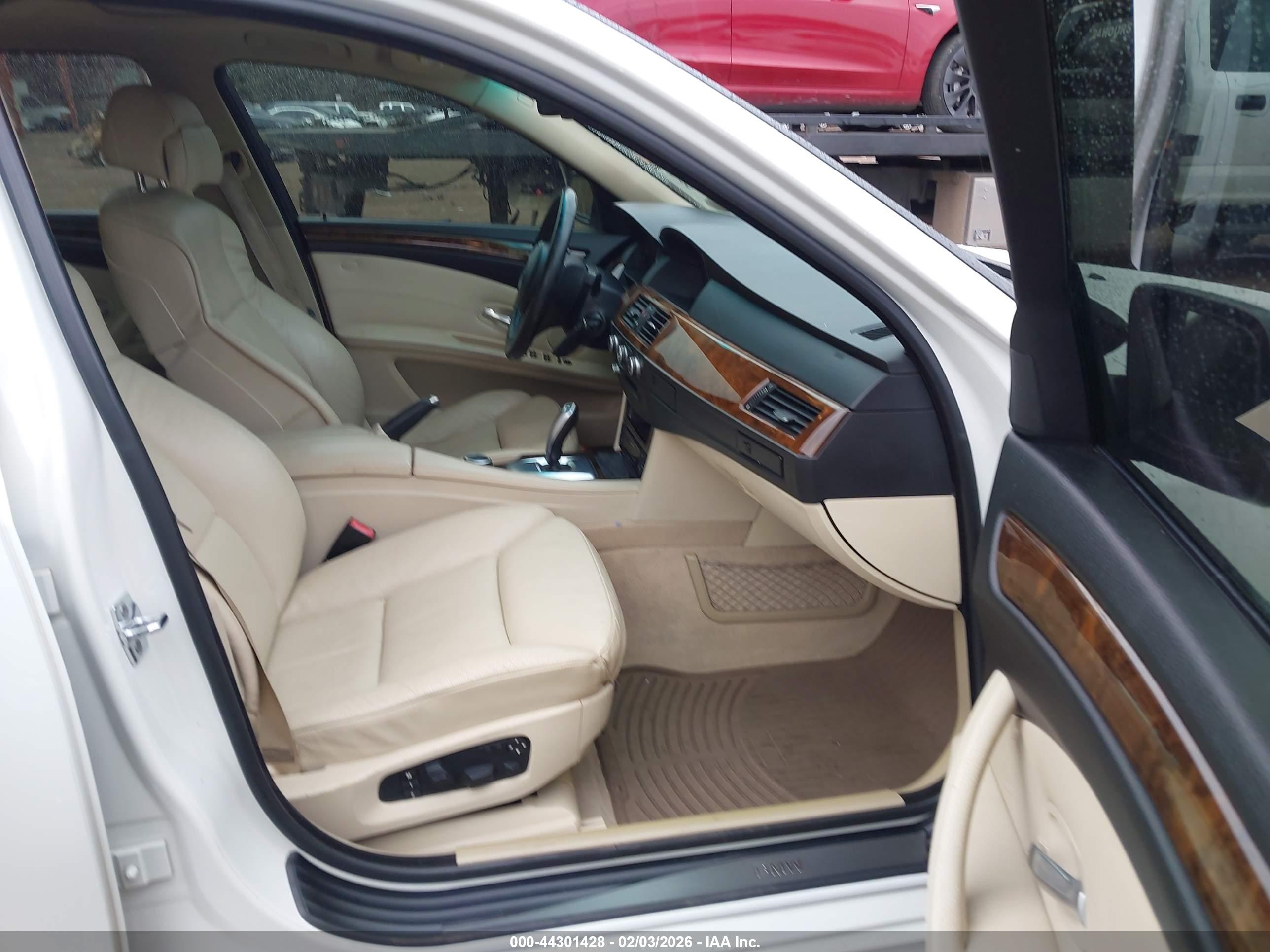 BMW 550I image 5