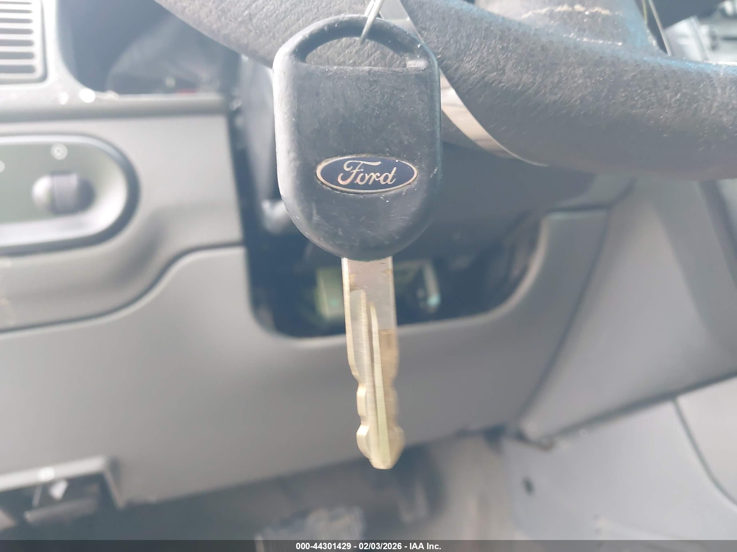 FORD EXPLORER image 11