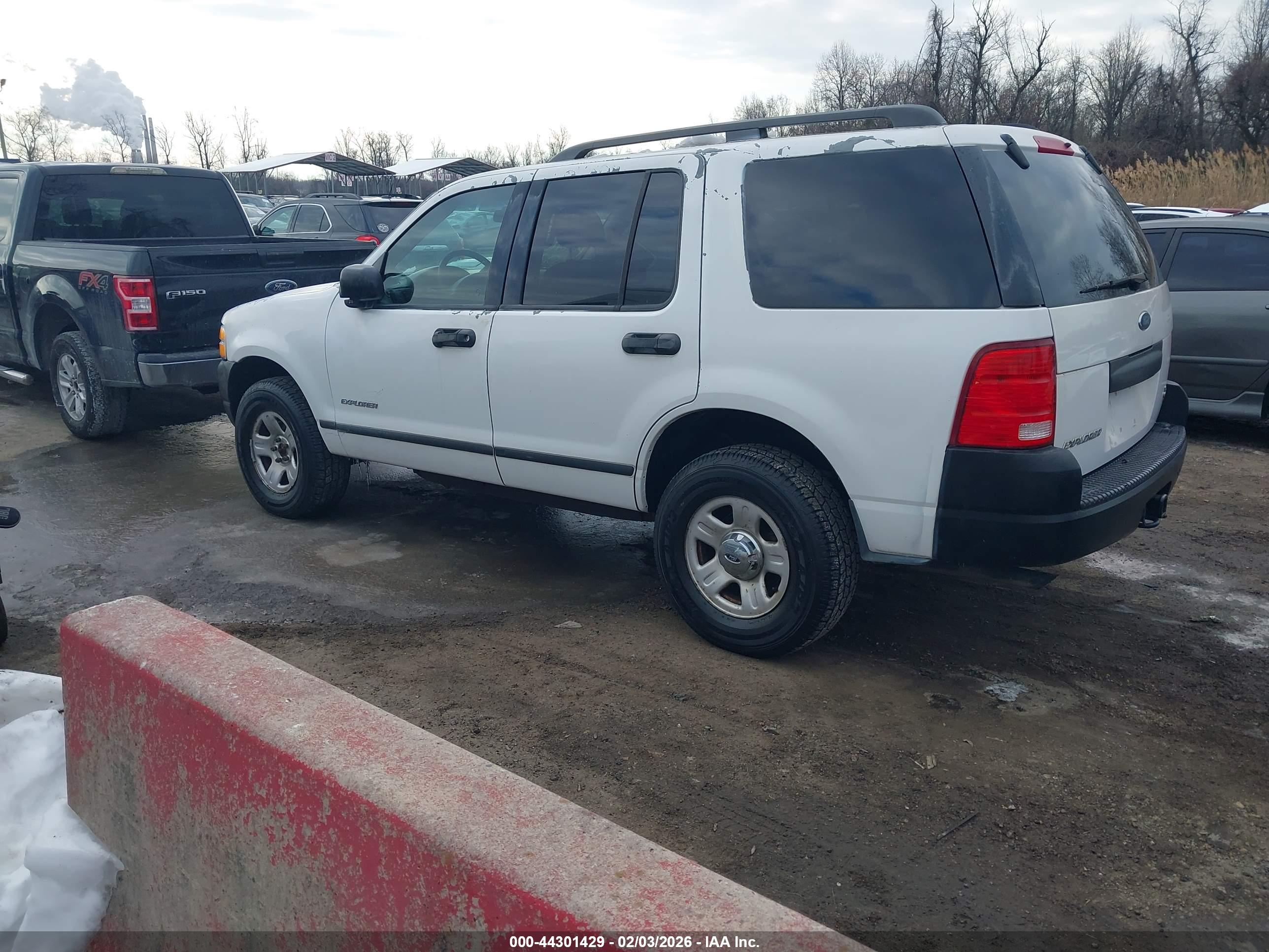 FORD EXPLORER image 3
