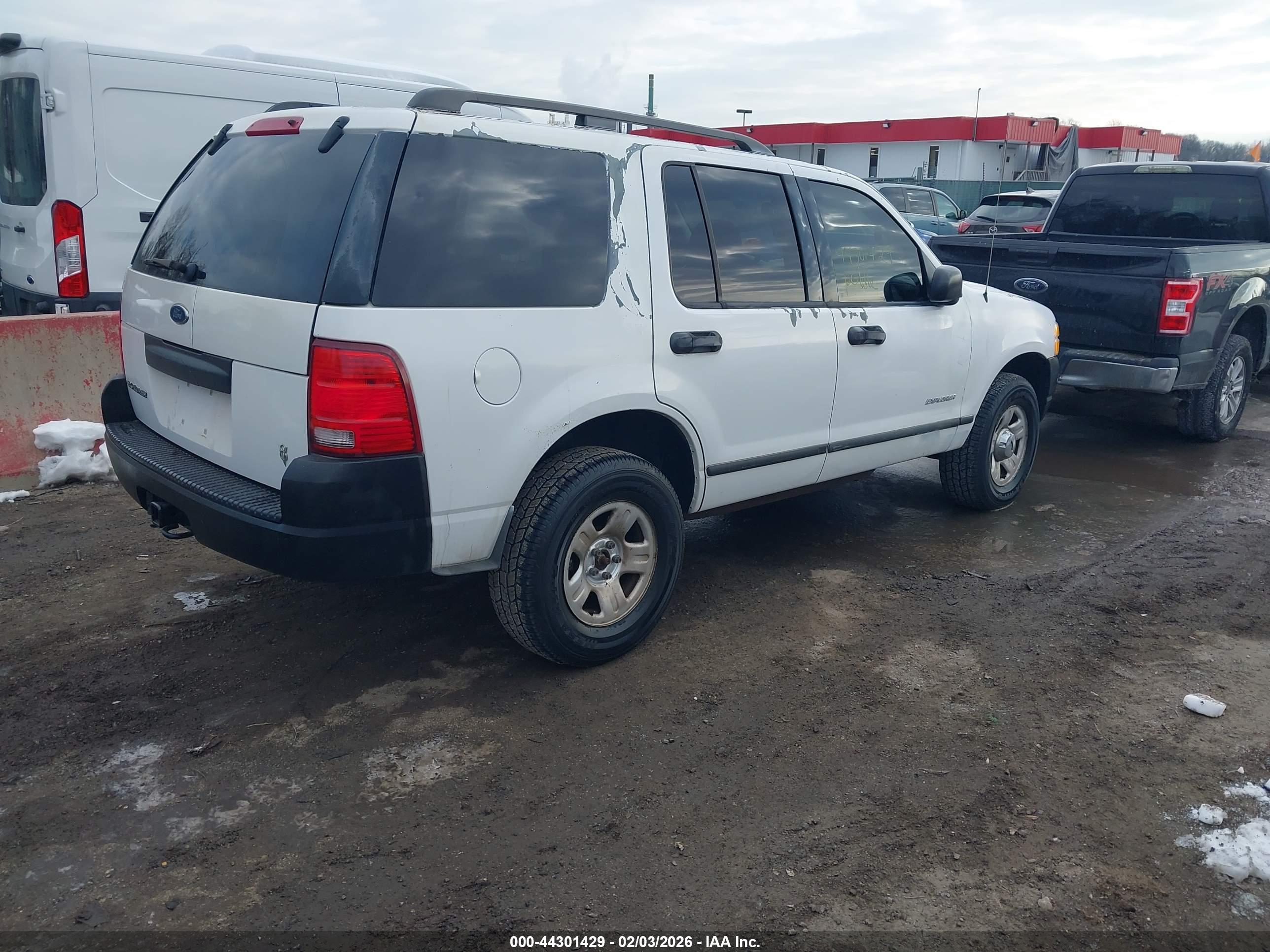 FORD EXPLORER image 4