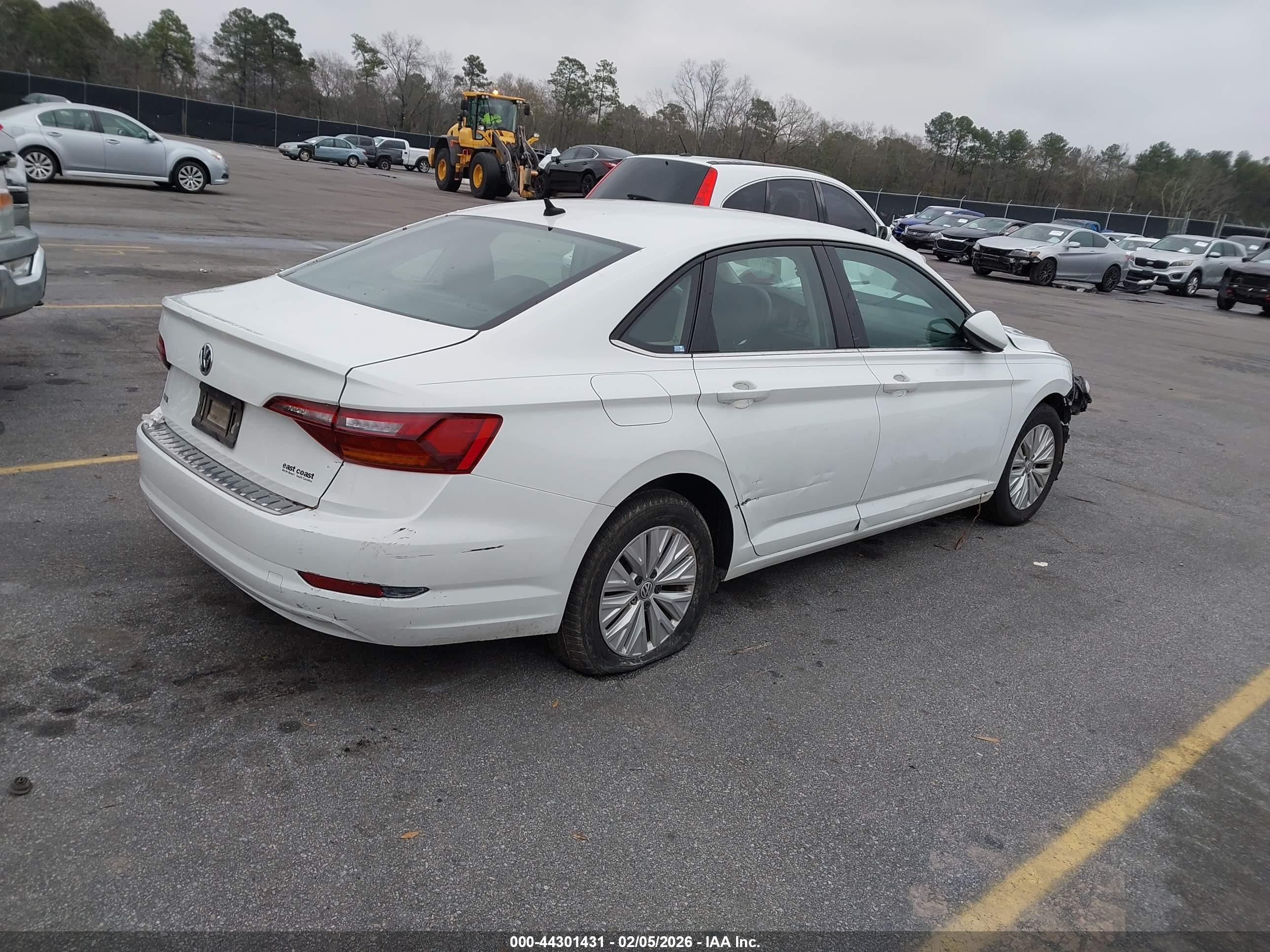 VOLKSWAGEN JETTA image 4